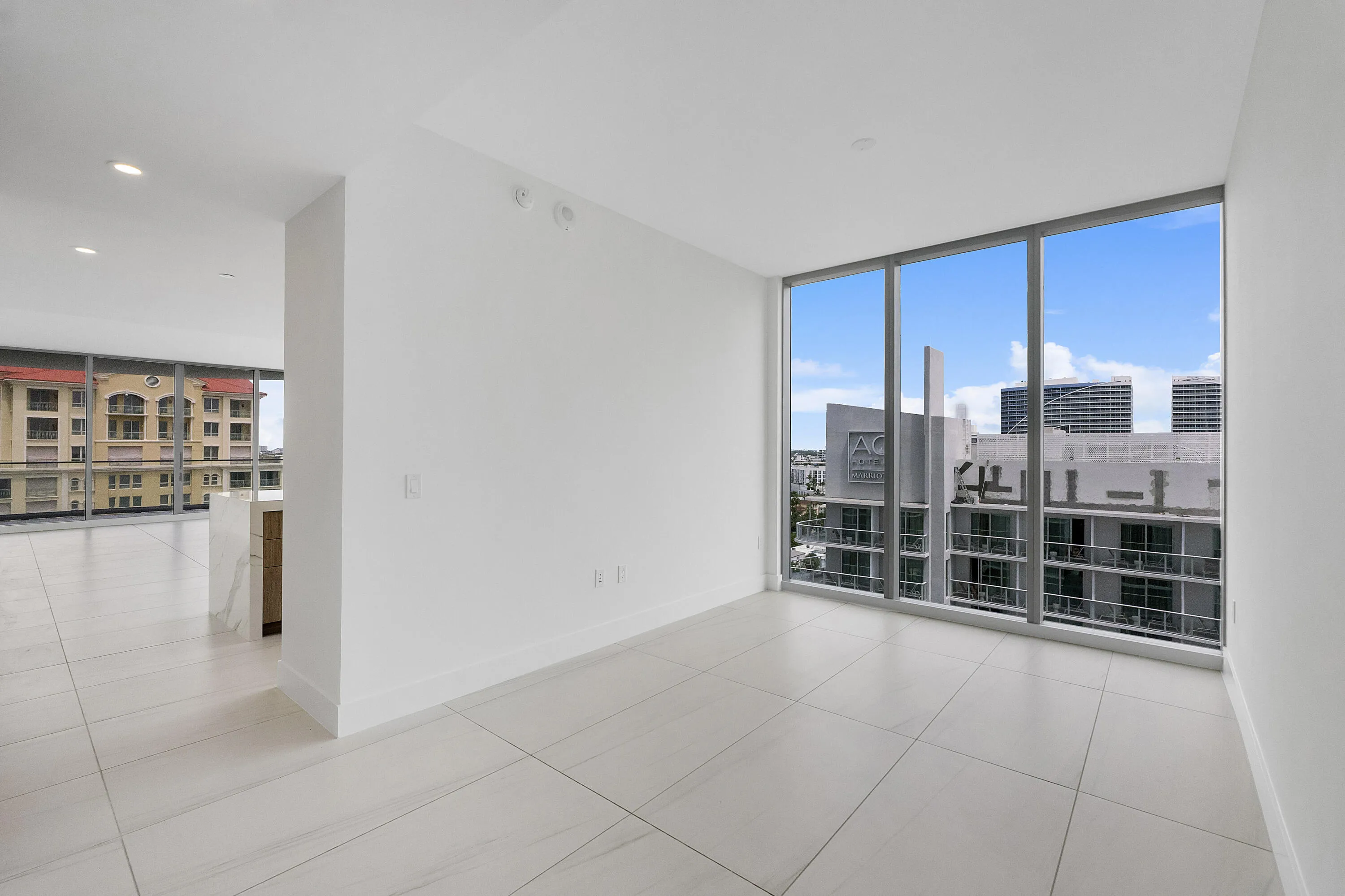 151 N Seabreeze Blvd u1003_013