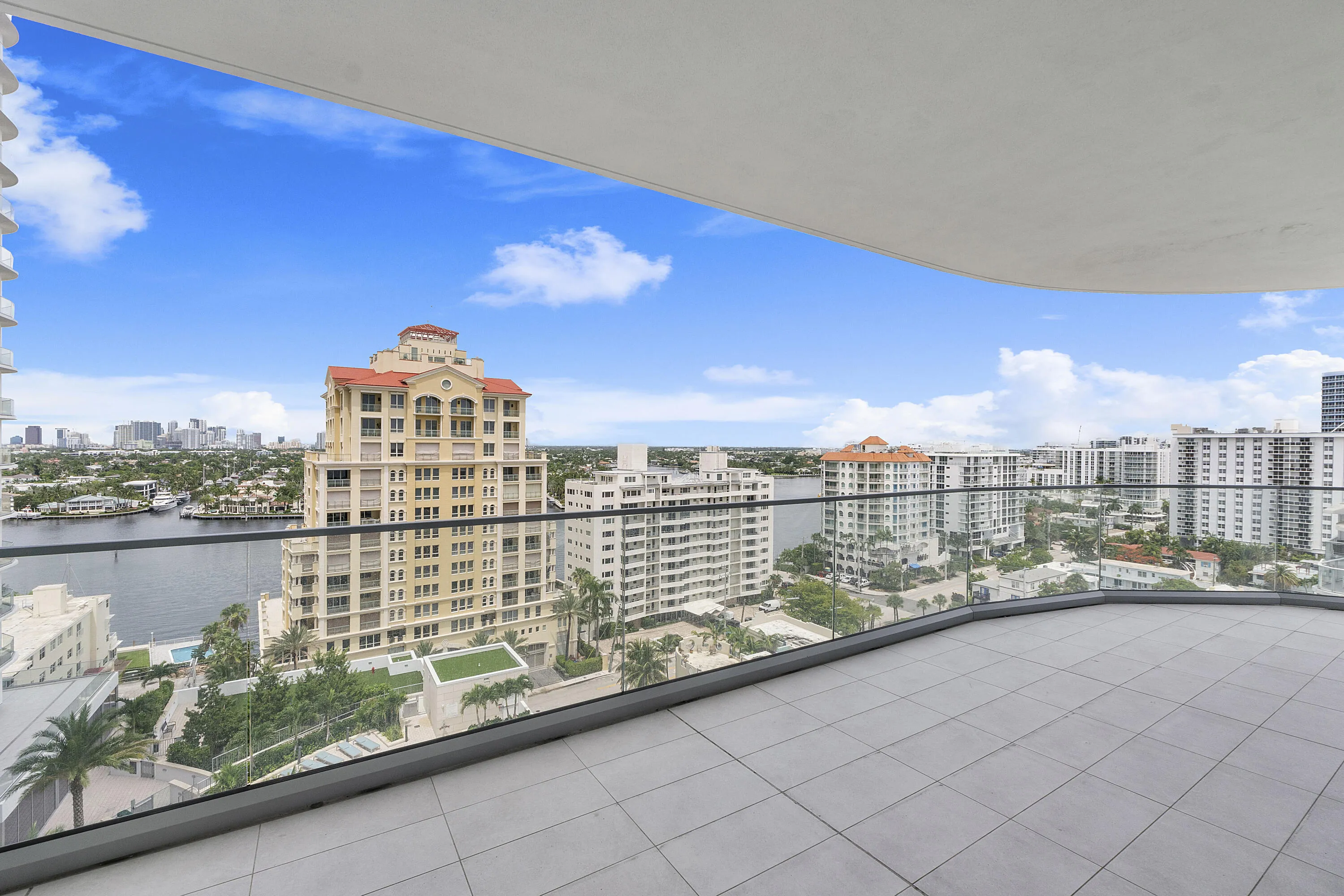 151 N Seabreeze Blvd u1003_031