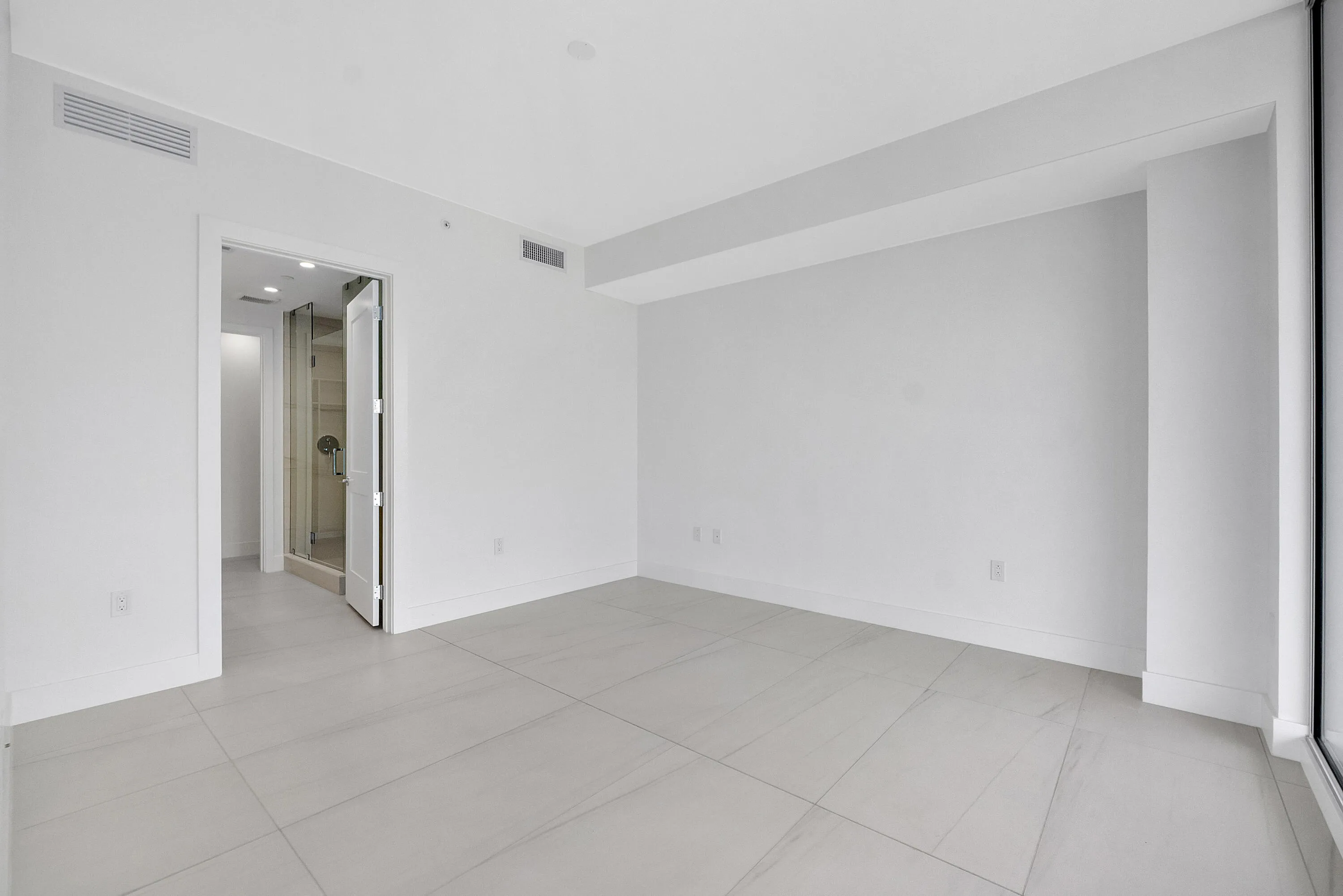151 N Seabreeze Blvd u1003_021
