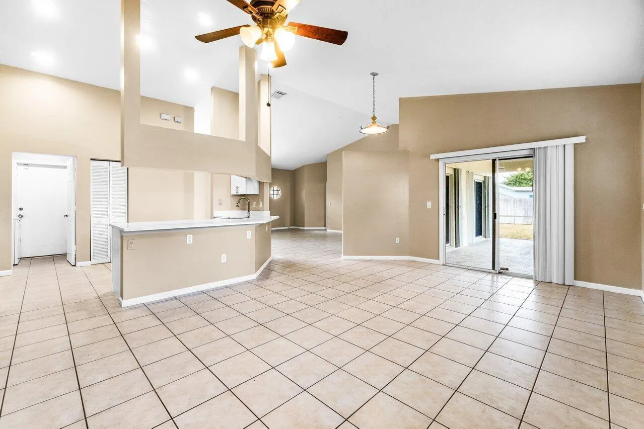 003-273PonceDeLeonStreet-RoyalPalmBeach-
