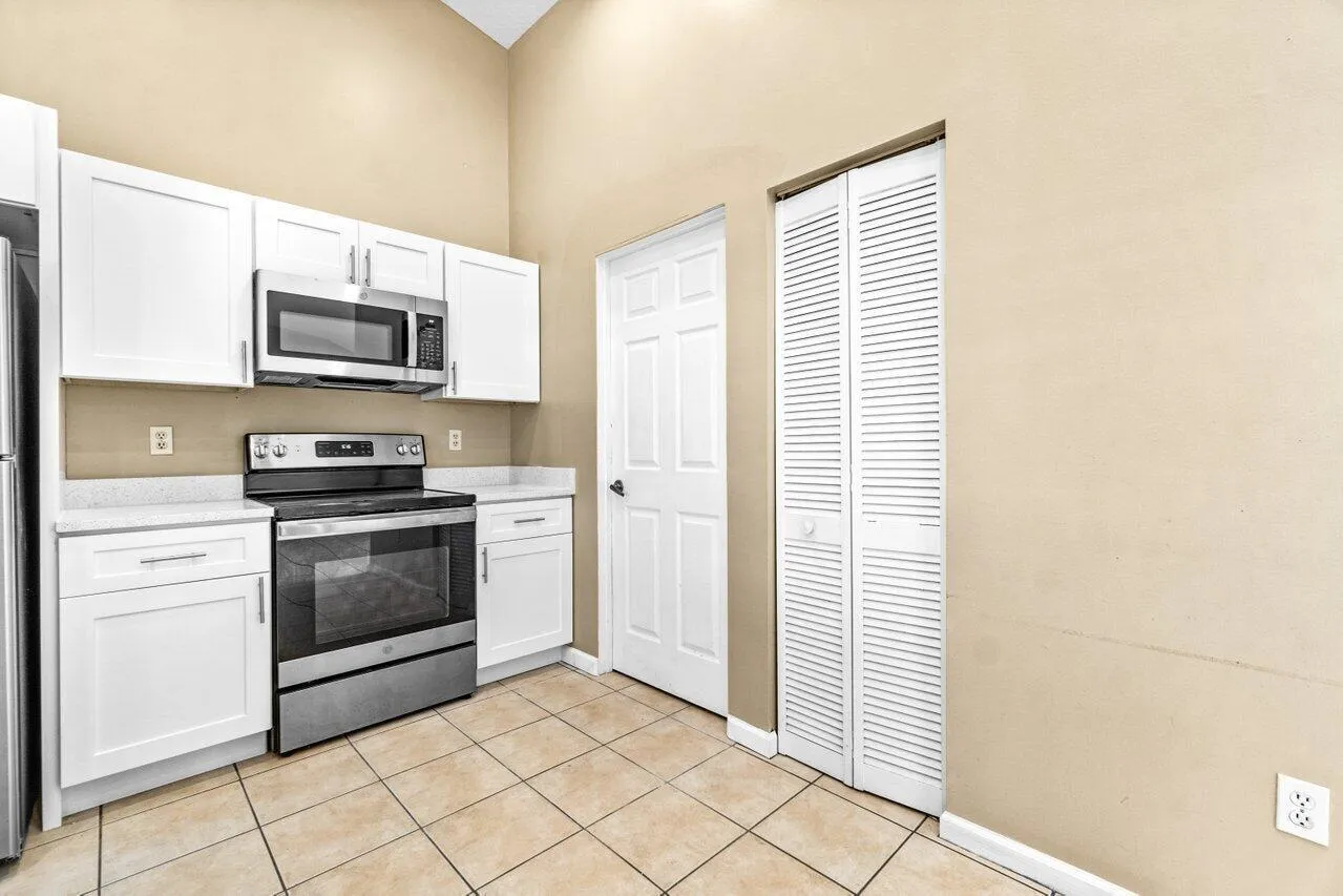 009-273PonceDeLeonStreet-RoyalPalmBeach-