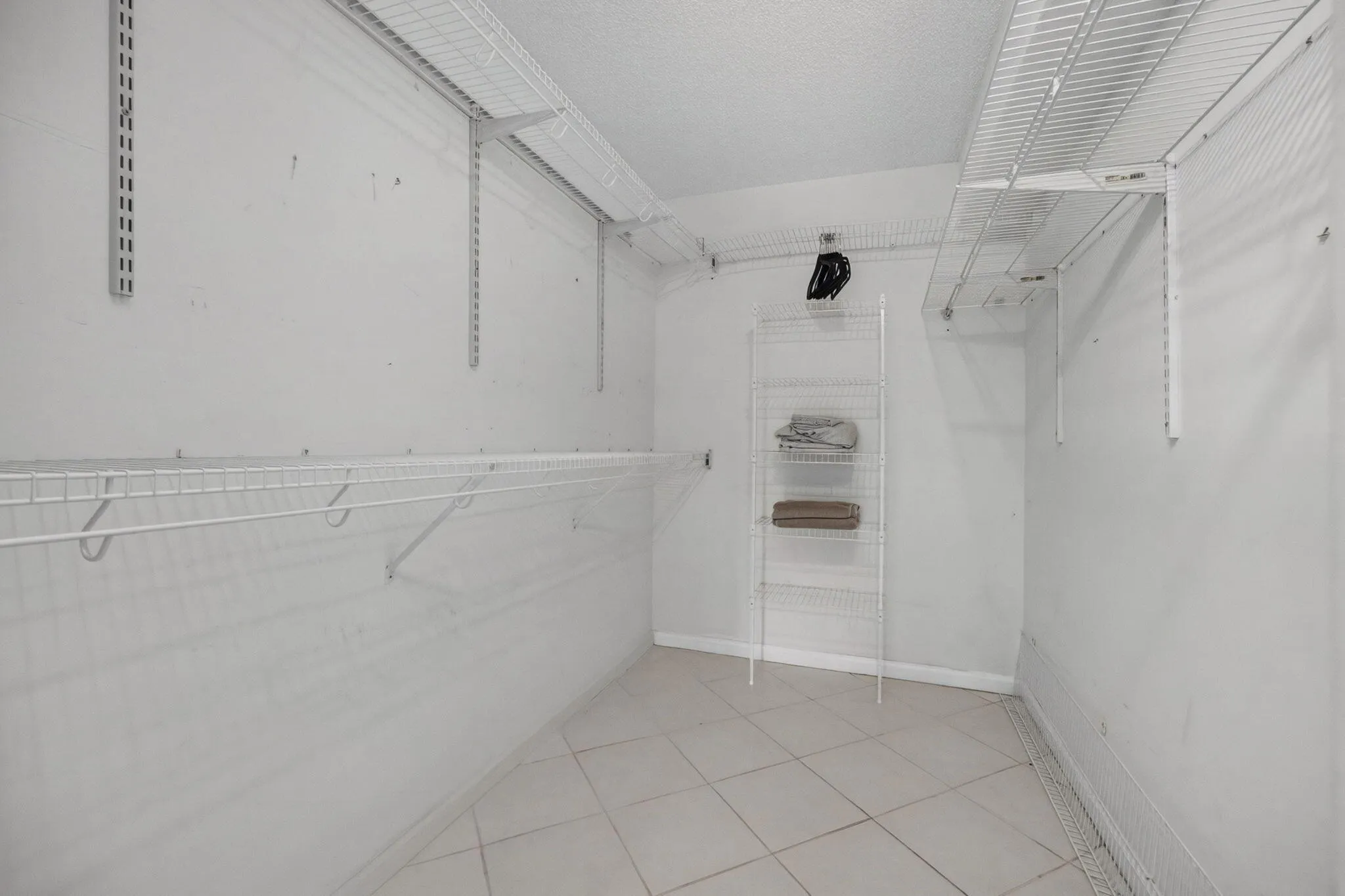 Closet at 2221 Soundings Ct