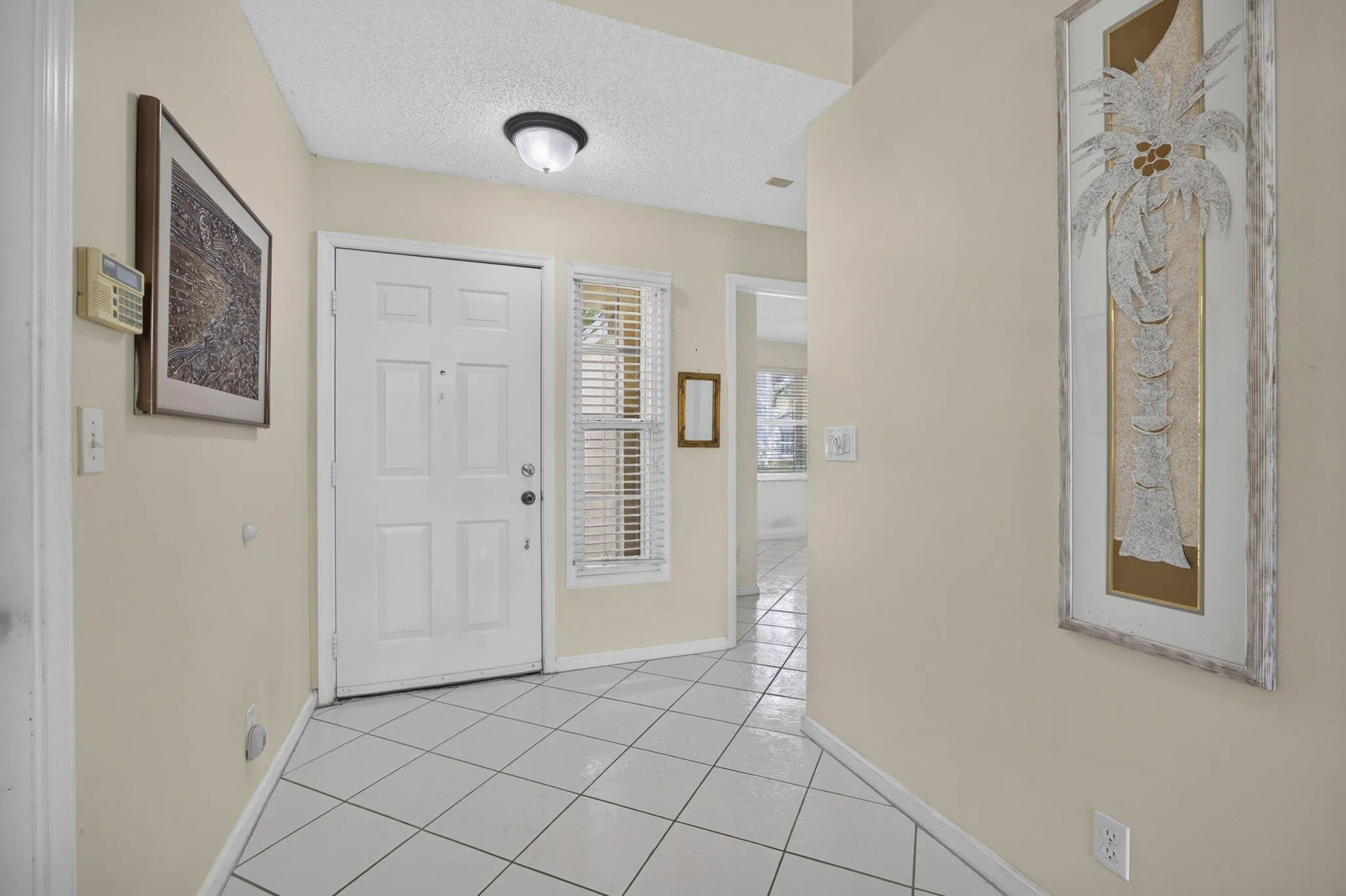 Hallway at 2221 Soundings Ct