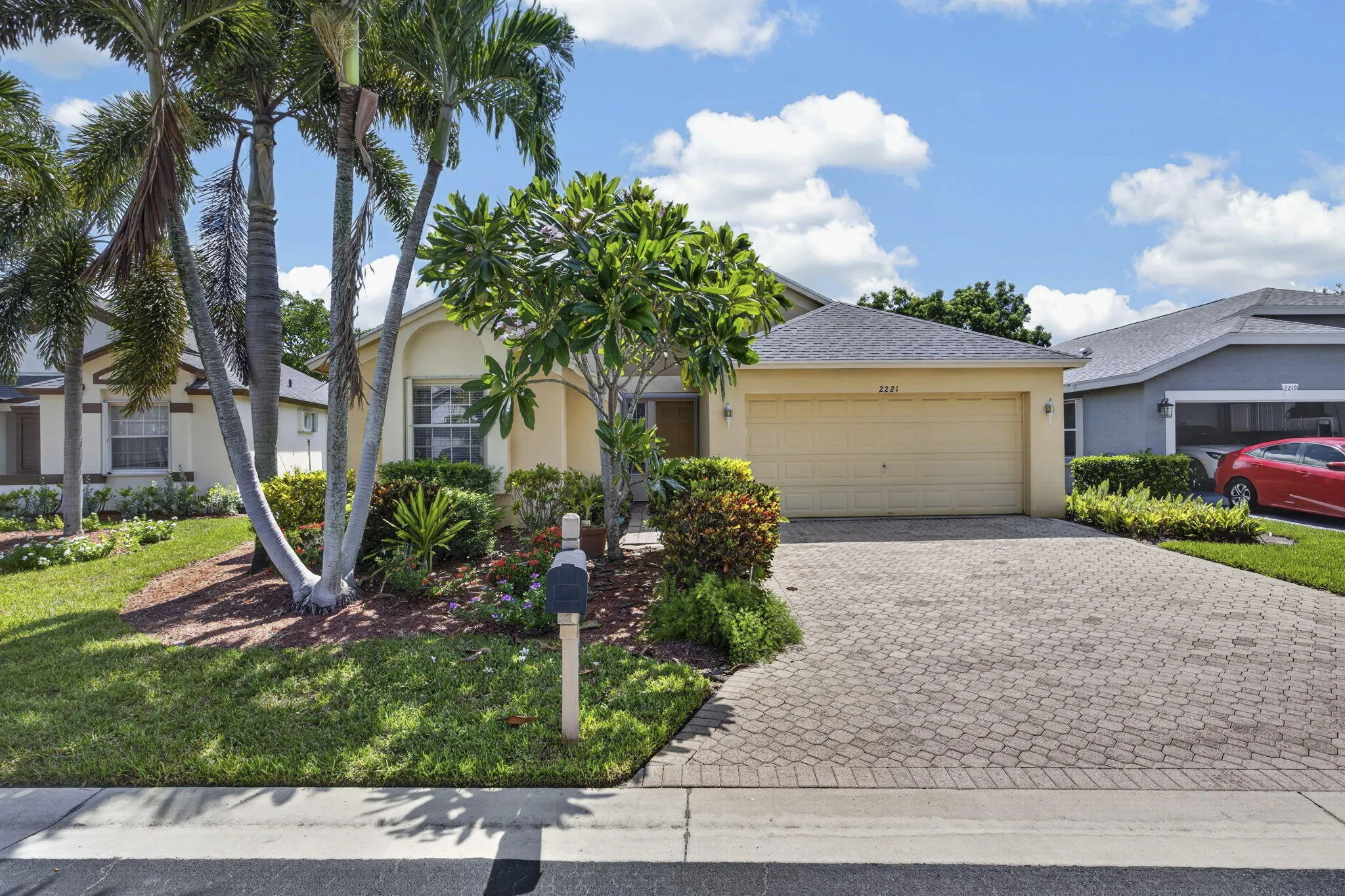 Front View at 2221 Soundings Ct