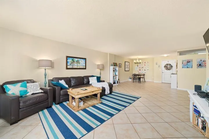 Spacious Living/Dining