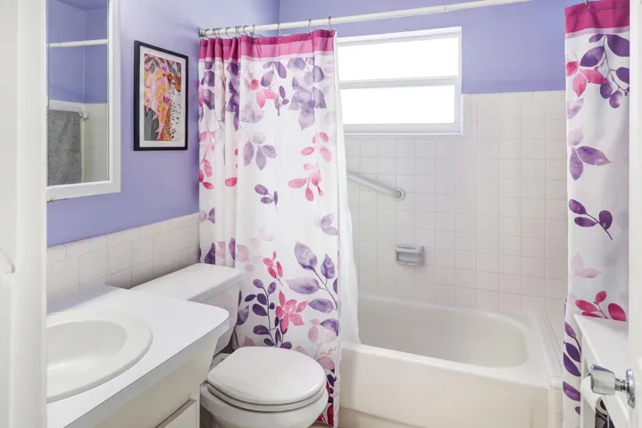 18-web-or-mls-4312 NW 47th St_18