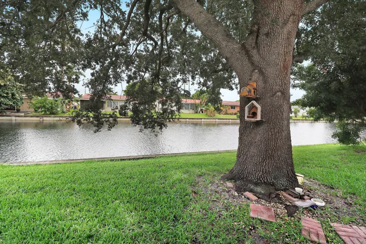 25-web-or-mls-4312 NW 47th St_25