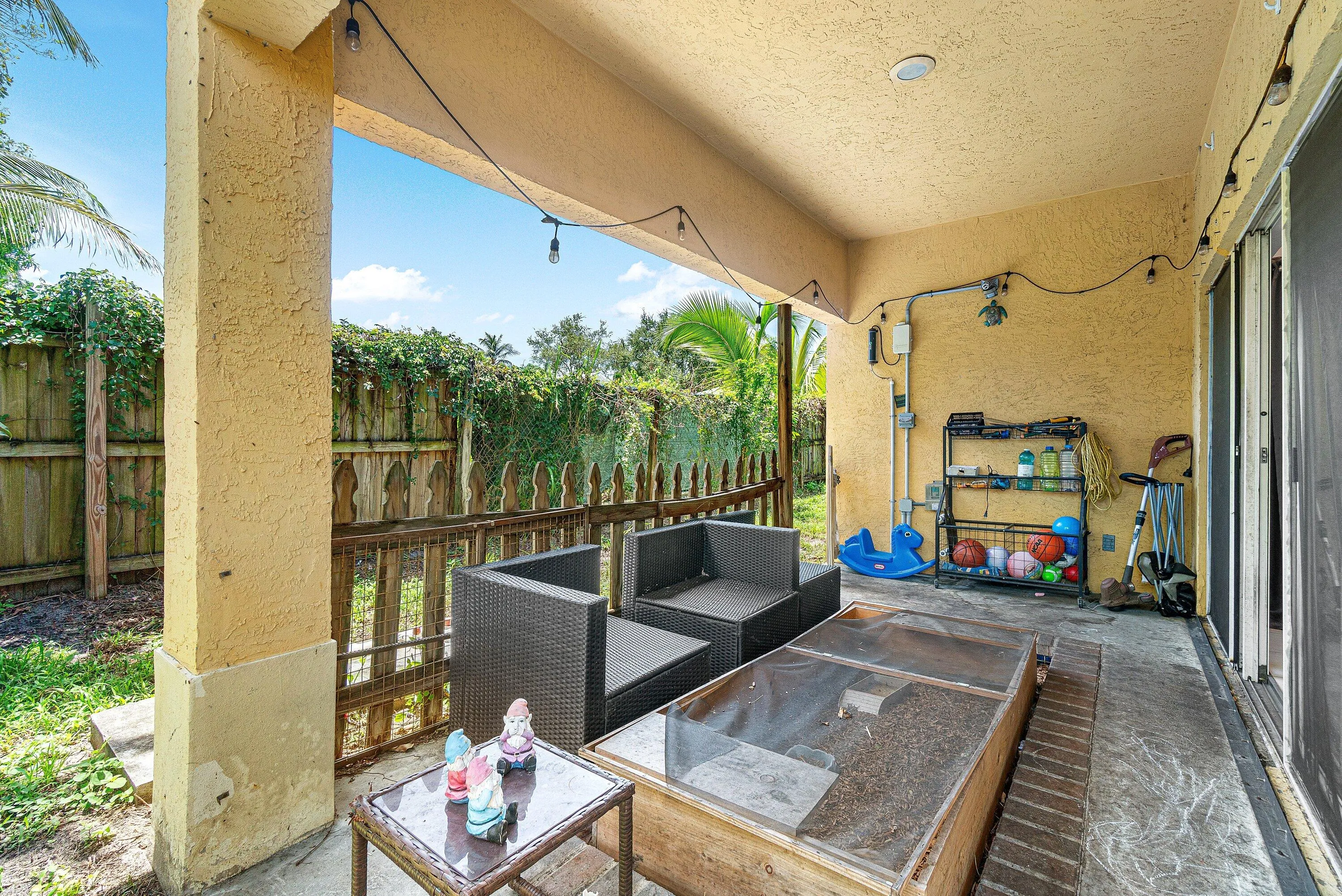 029-2406SundyAvenue-DelrayBeach-FL-33444