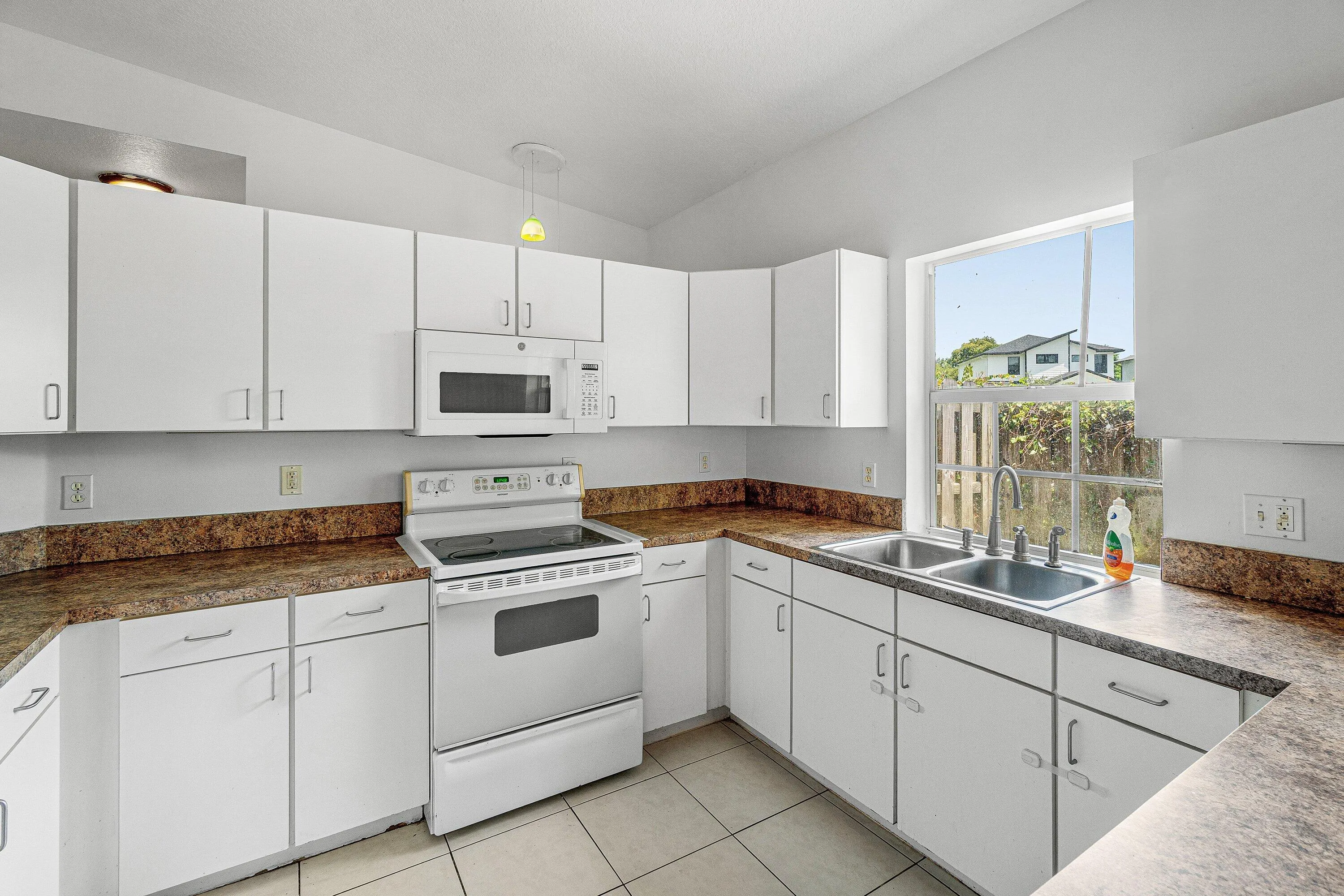 008-2406SundyAvenue-DelrayBeach-FL-33444