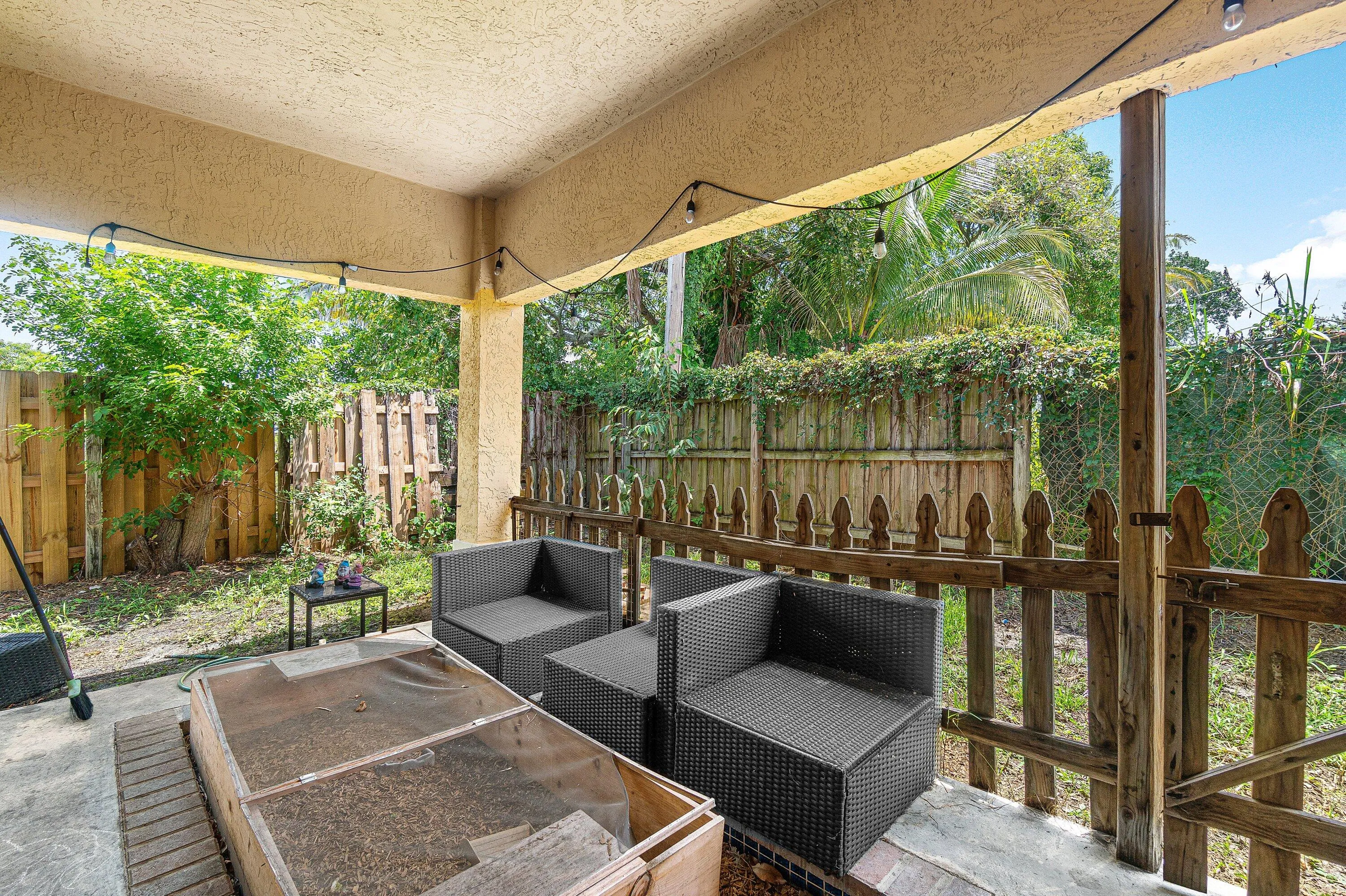028-2406SundyAvenue-DelrayBeach-FL-33444