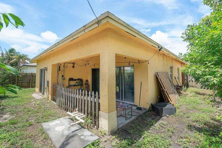 030-2406SundyAvenue-DelrayBeach-FL-33444
