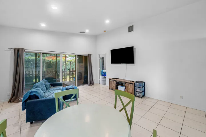 015-2406SundyAvenue-DelrayBeach-FL-33444