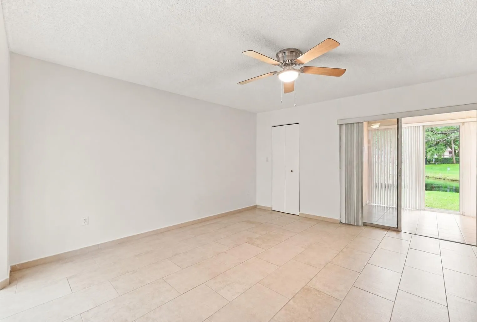 Primary Suite - Virtually Decluttered