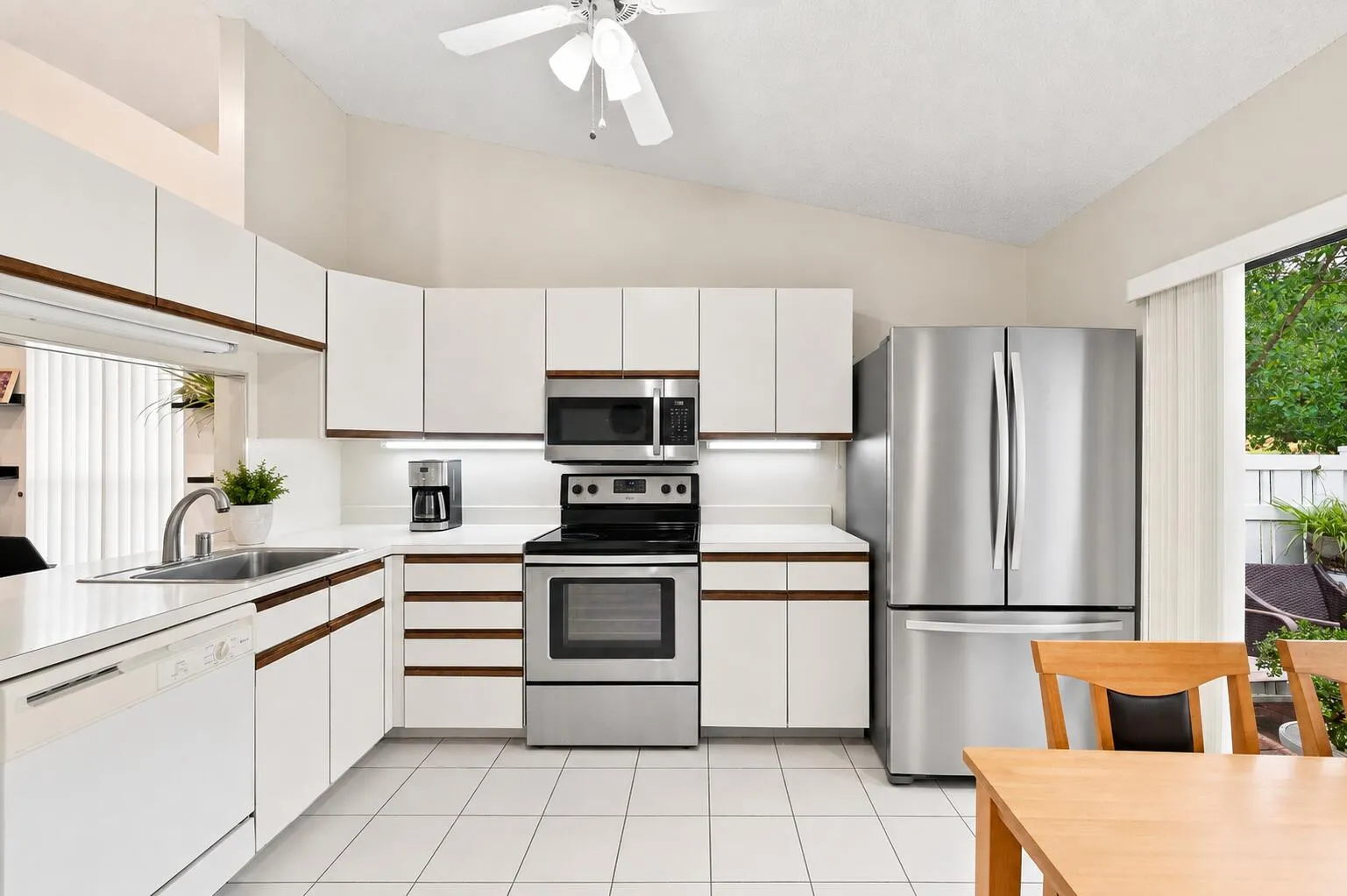 Kitchen - Virtually Decluttered