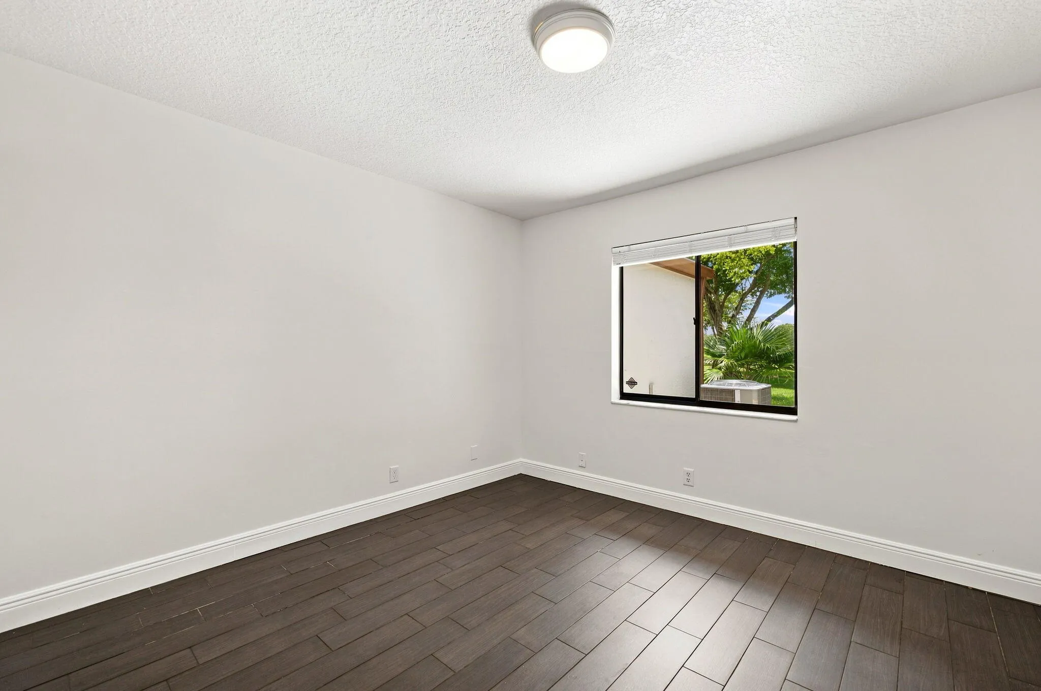 19-web-or-mls-22311-whistling-pines-ln