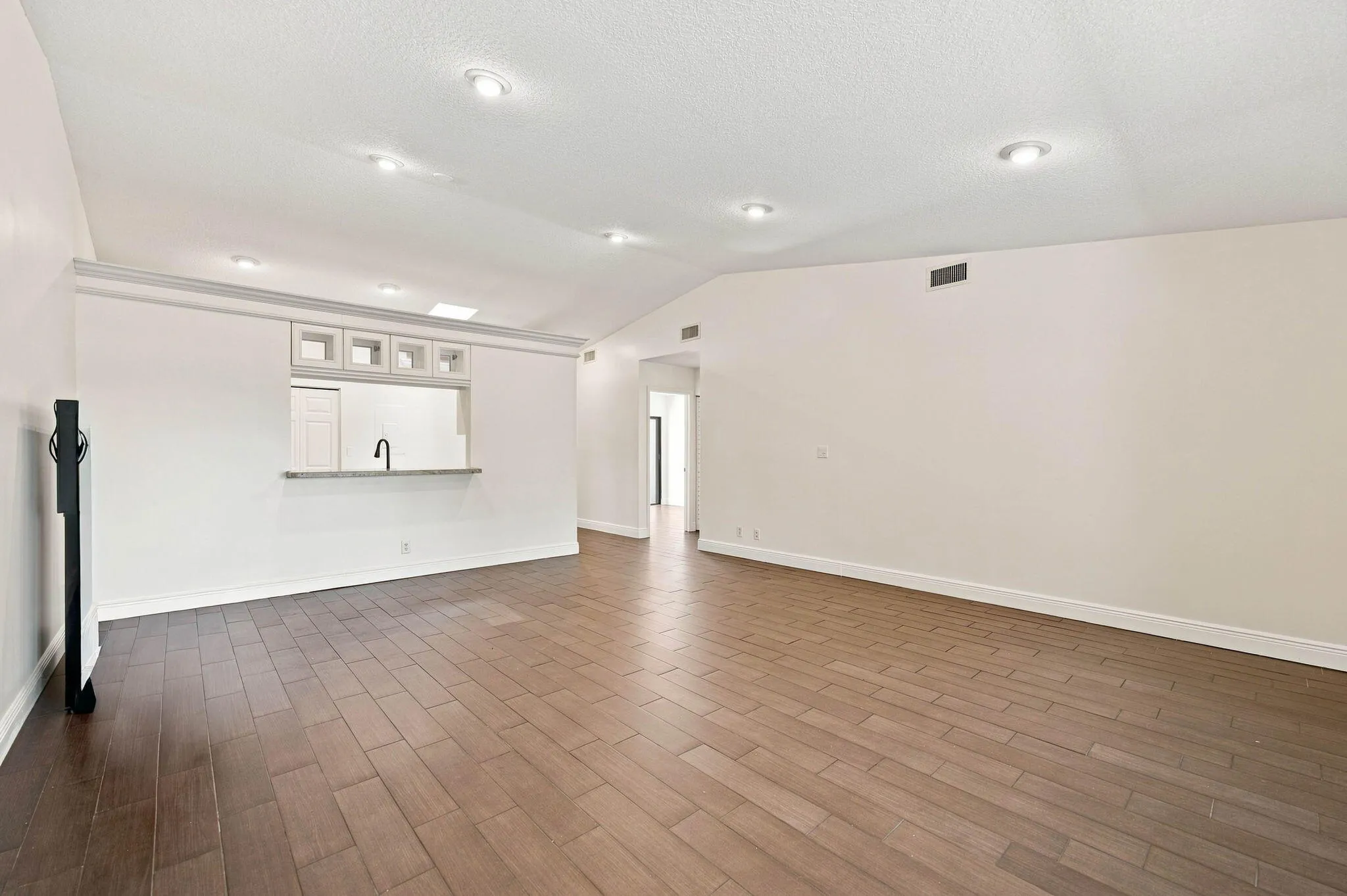 13-web-or-mls-22311-whistling-pines-ln