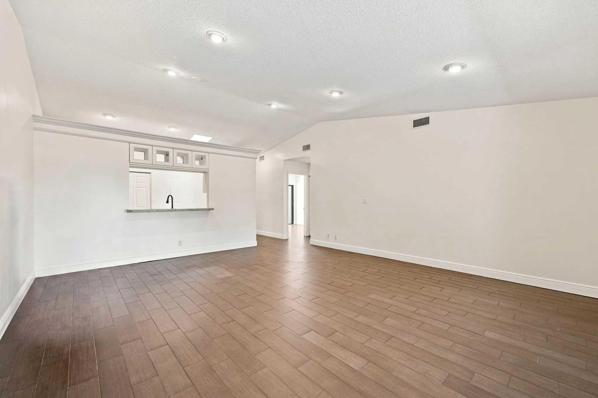 11-web-or-mls-22311-whistling-pines-ln