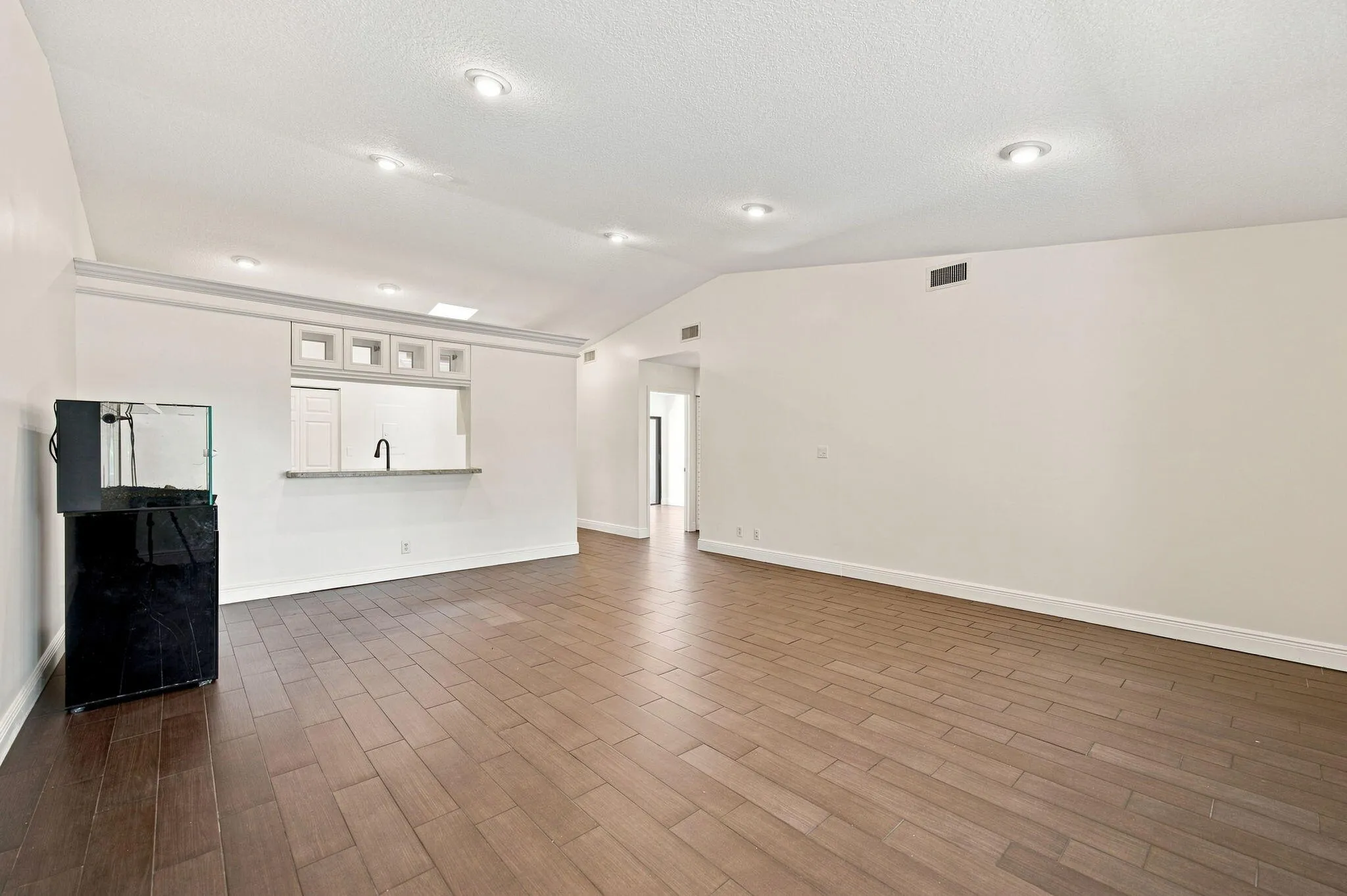 14-web-or-mls-22311-whistling-pines-ln