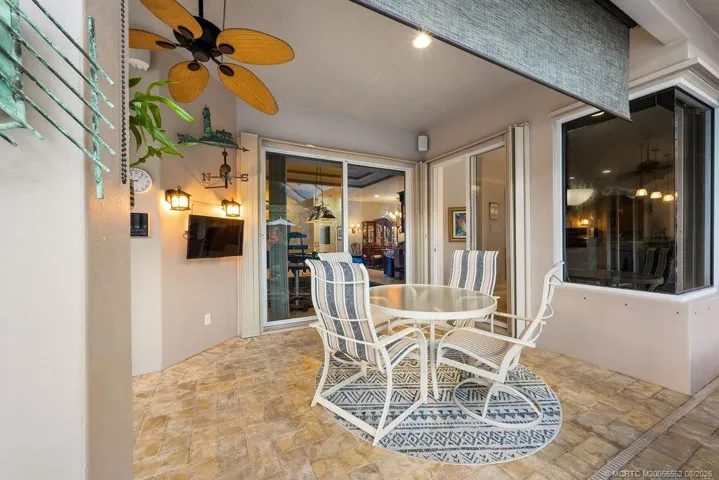 Outdoor Dining with Sun Shades
