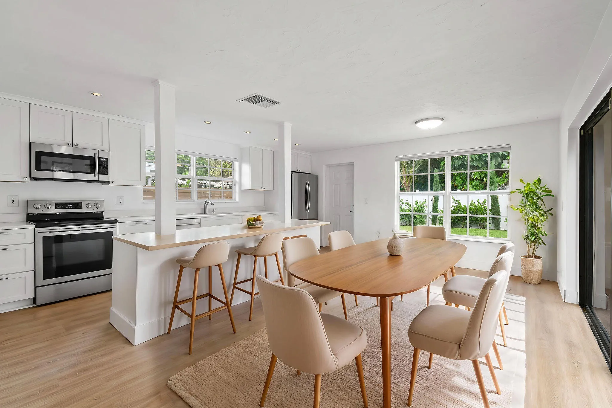 DiningRoom