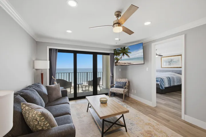 017_-_Living_Area_4