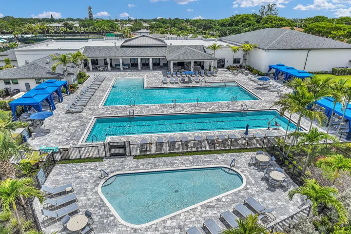 Pools at Palm Greens
