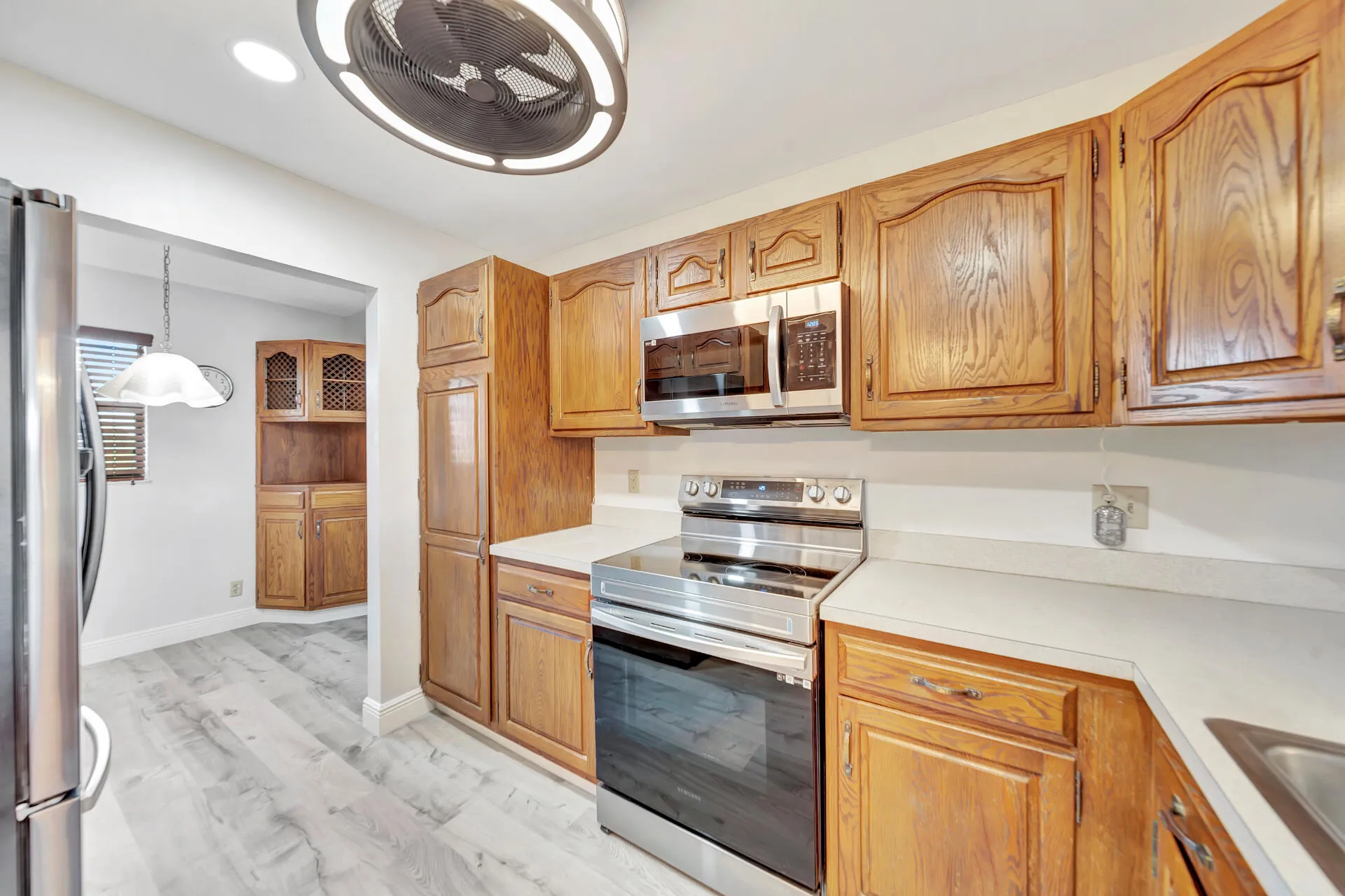 Kitchen & Breakfast Nook