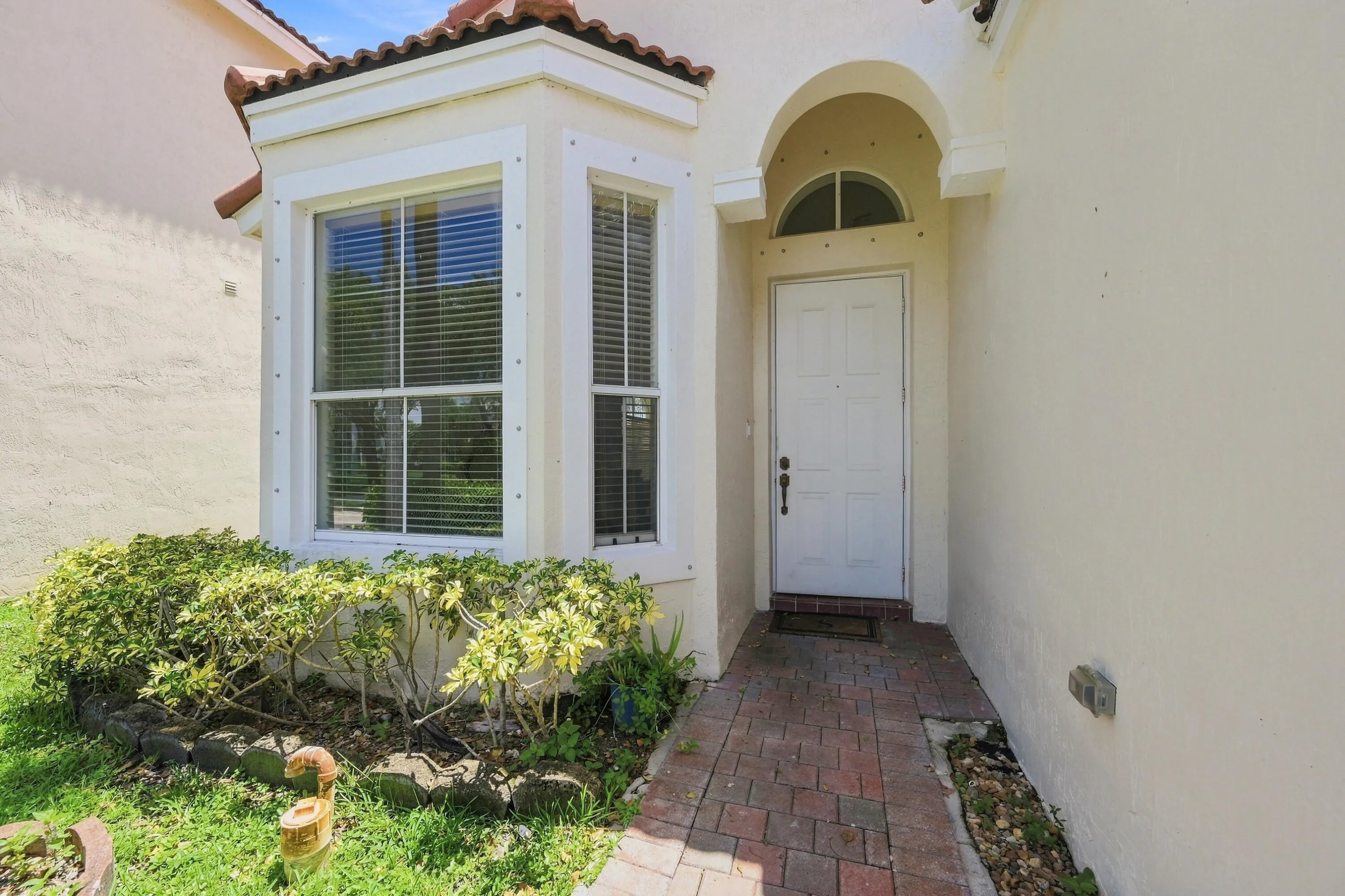 05_exterior entry