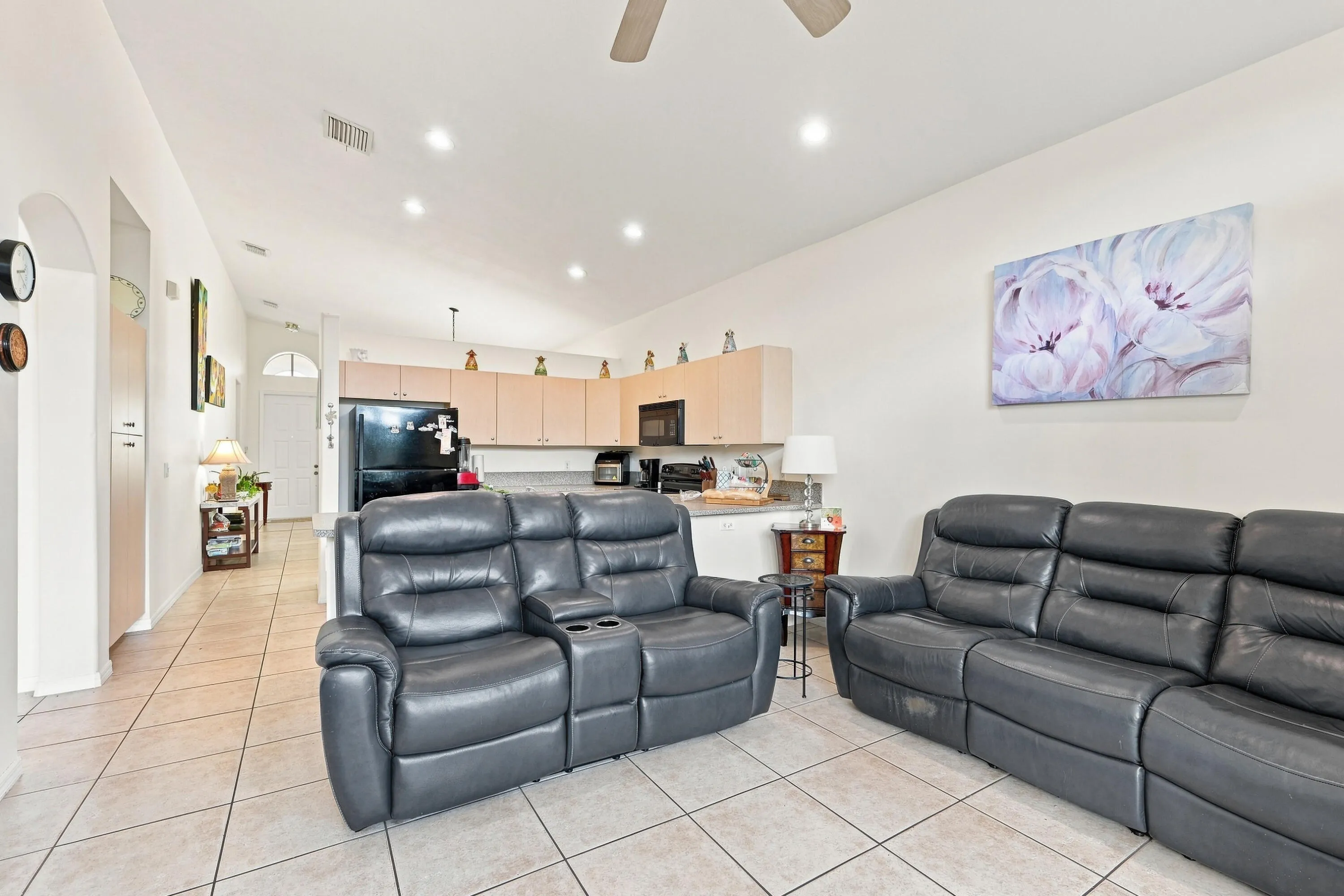 22_family room