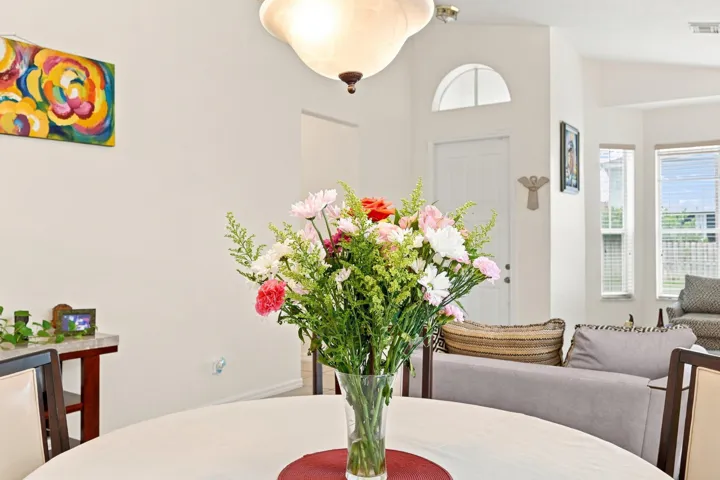 10_dining area