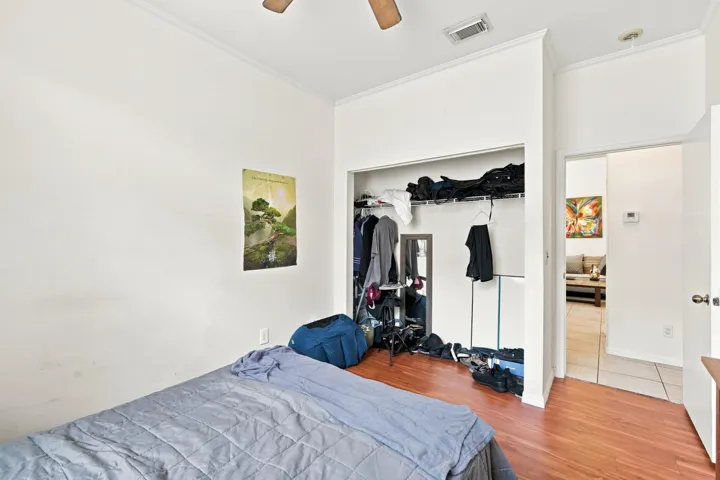 24_bedroom