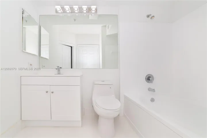 2nd Bathroom Jack and Jill door