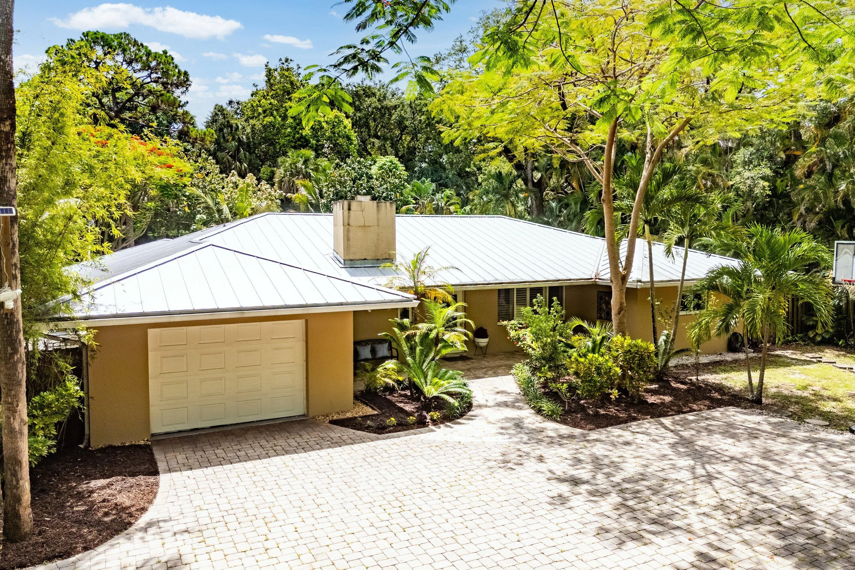 042-2130Southwest27thTerrace-FortLauderd