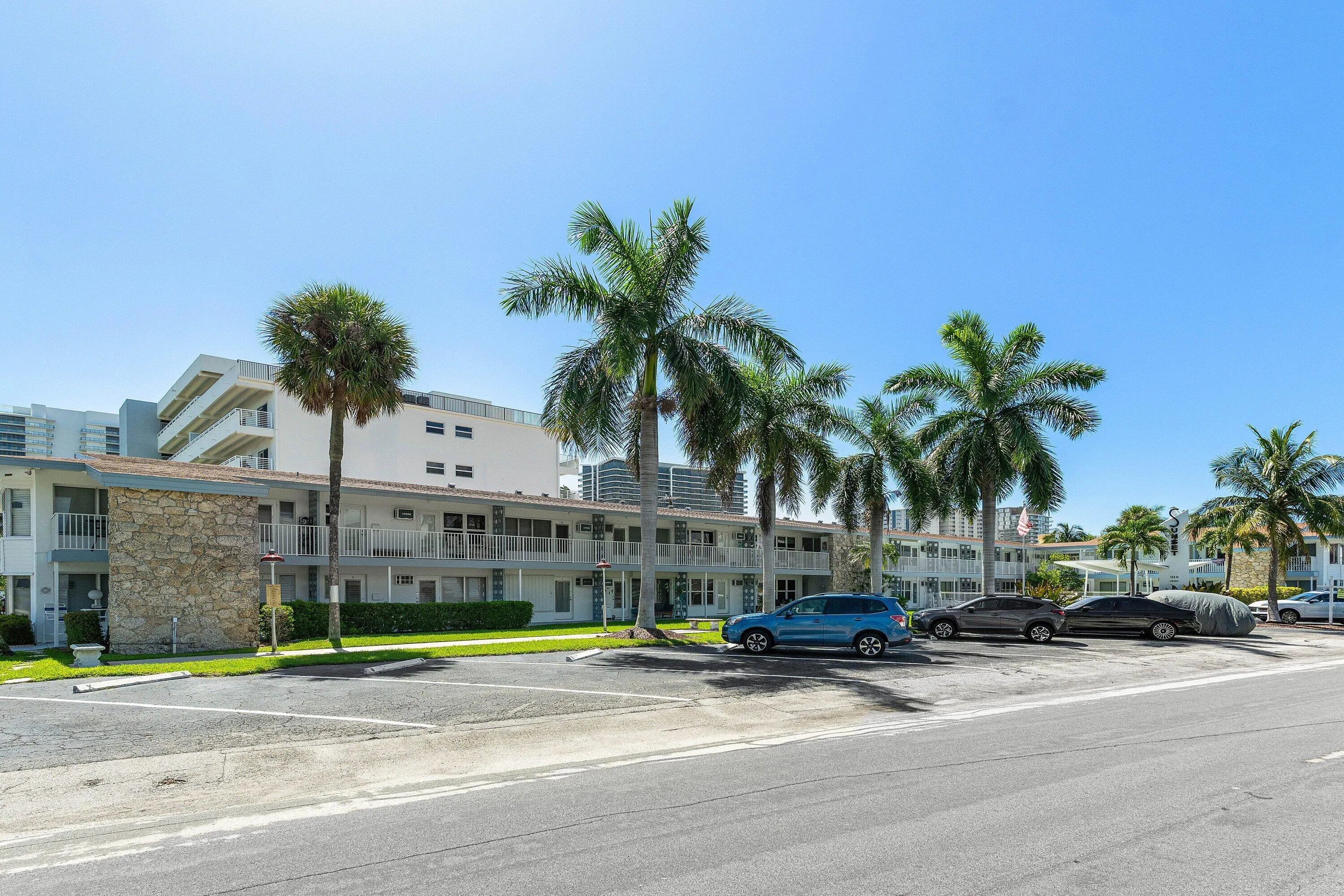 001-1110NorthRiversideDrive-23-PompanoBe