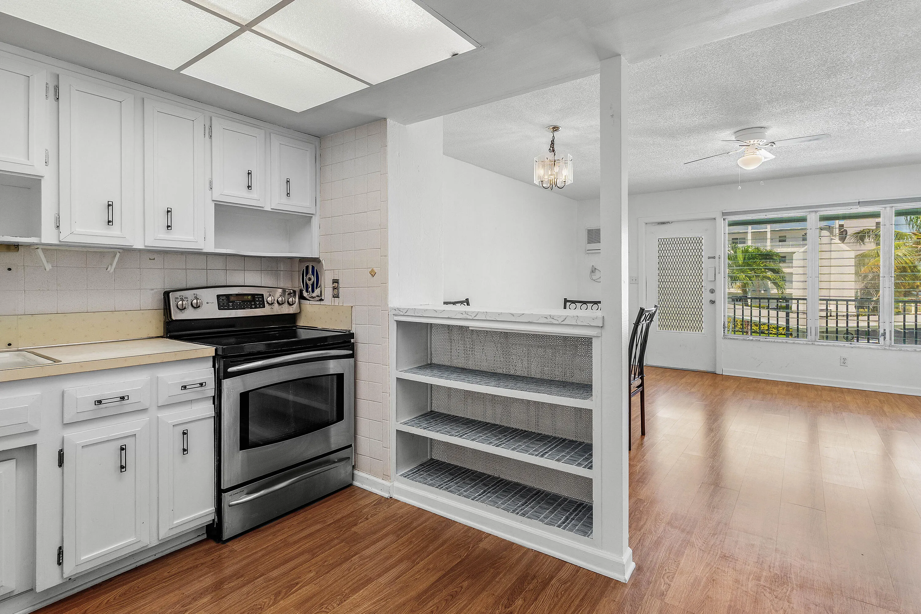012-1110NorthRiversideDrive-23-PompanoBe