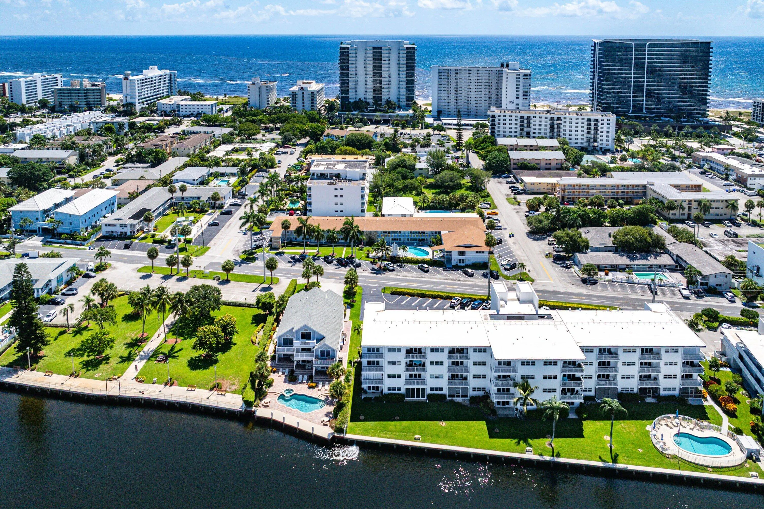 028-1110NorthRiversideDrive-23-PompanoBe