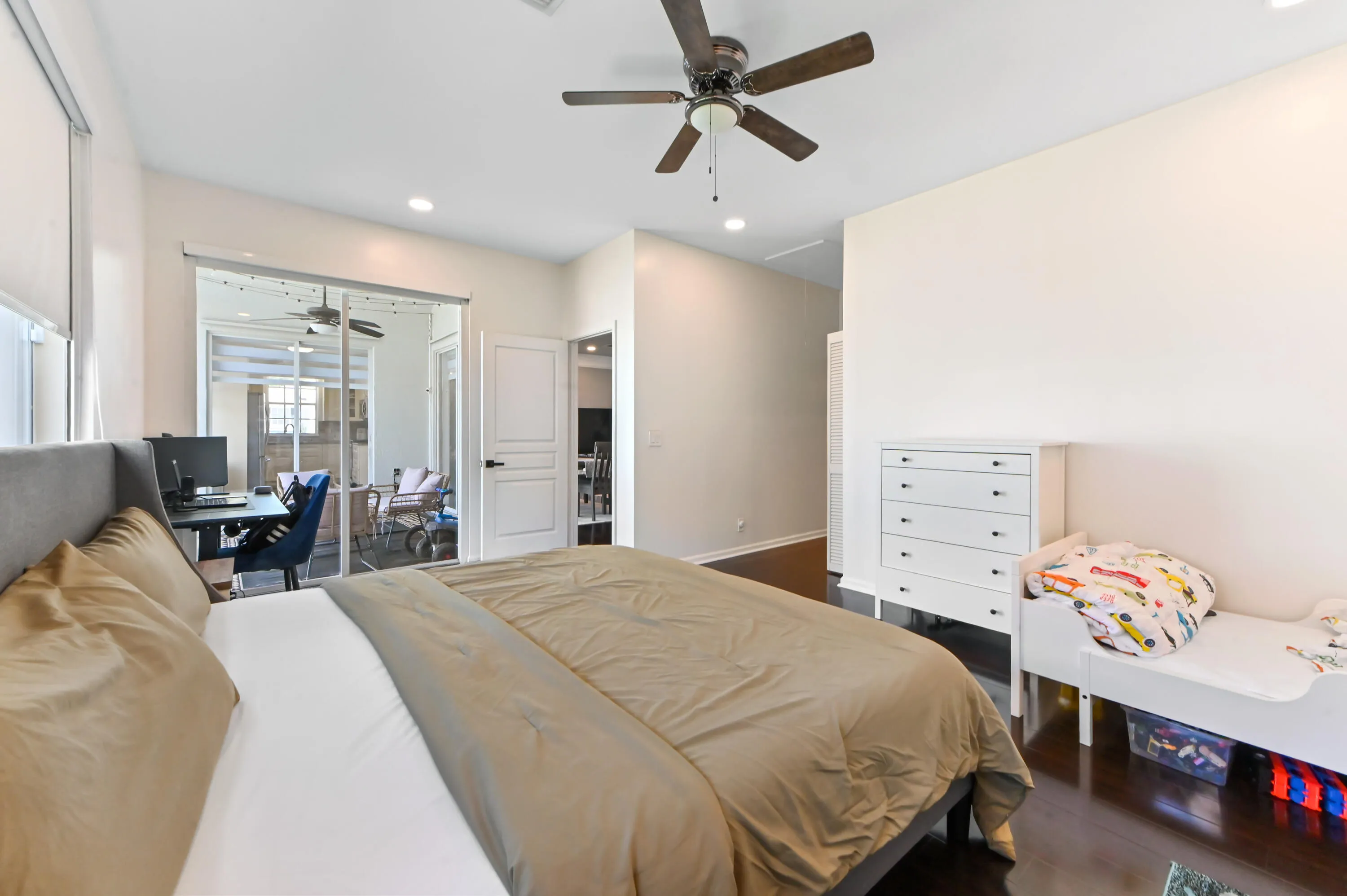 18 bedroom 03