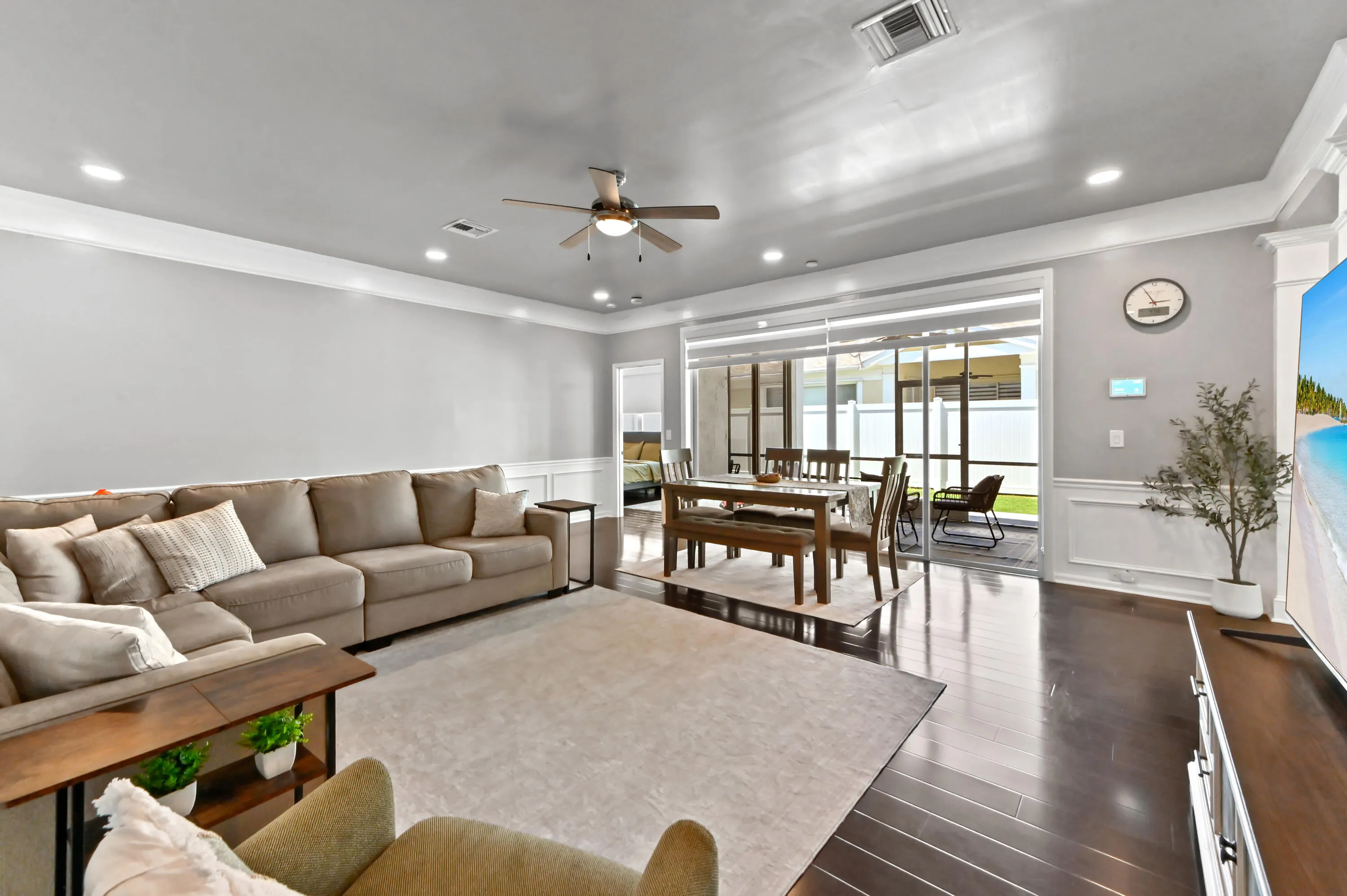 14 living room 02