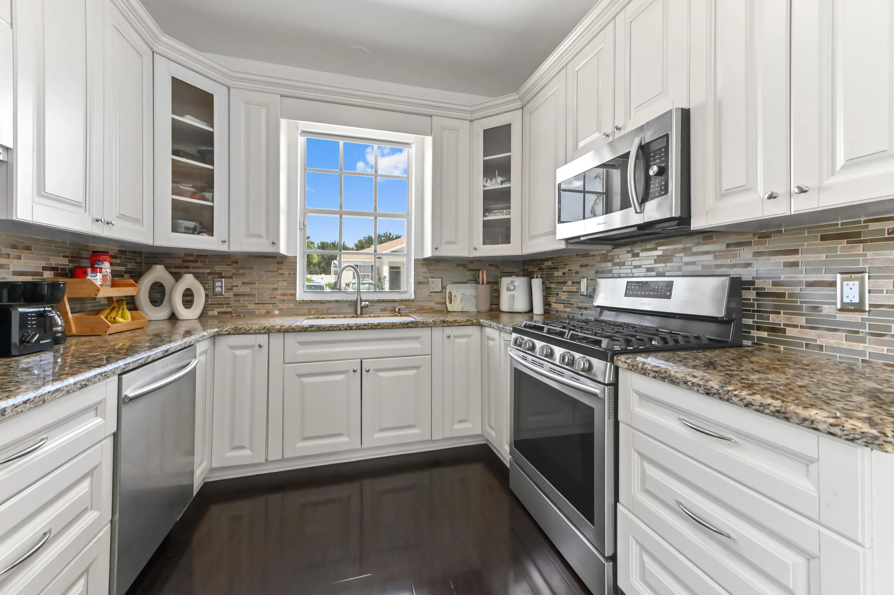 08 kitchen 02