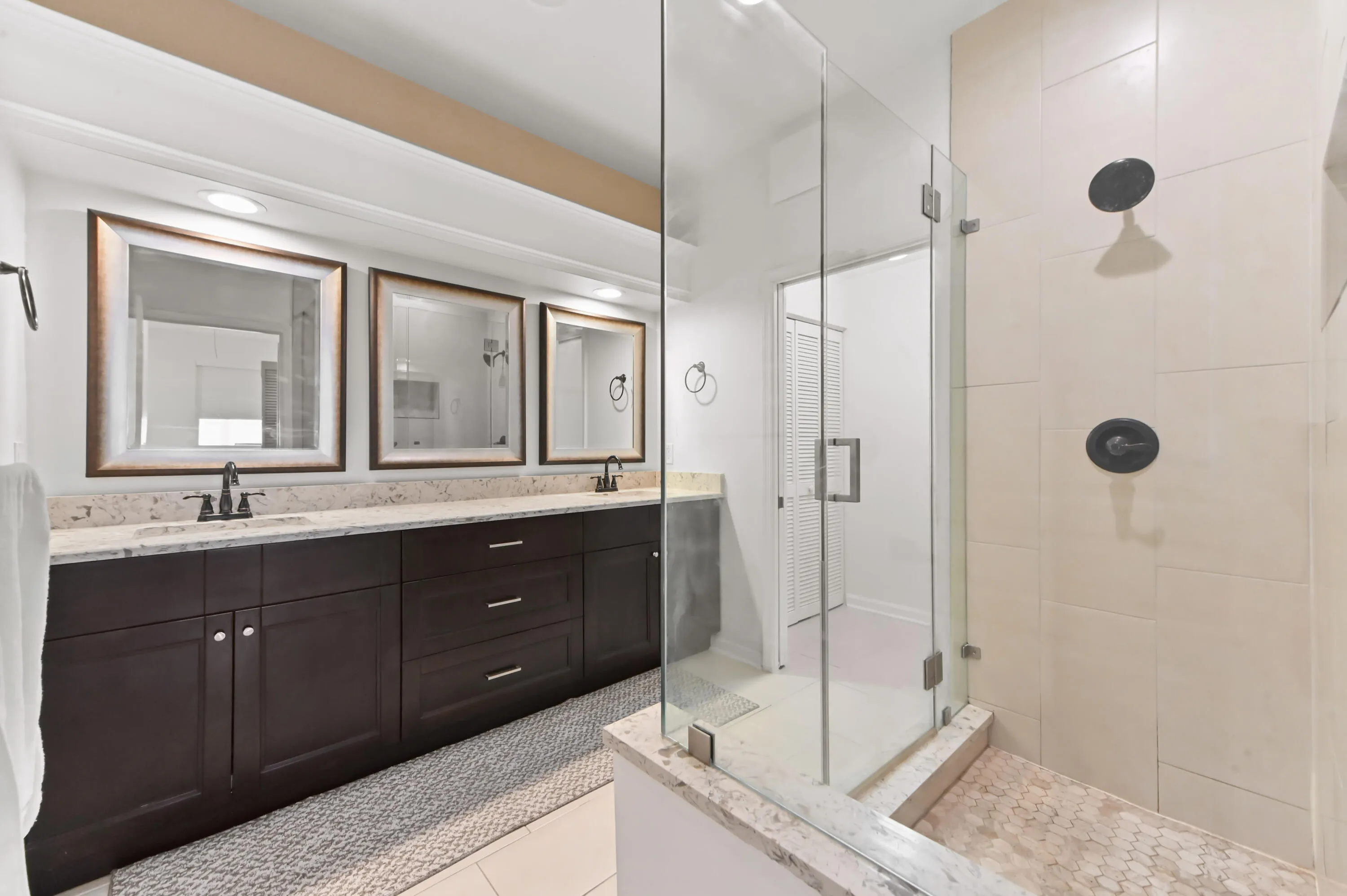 20 bathroom 02