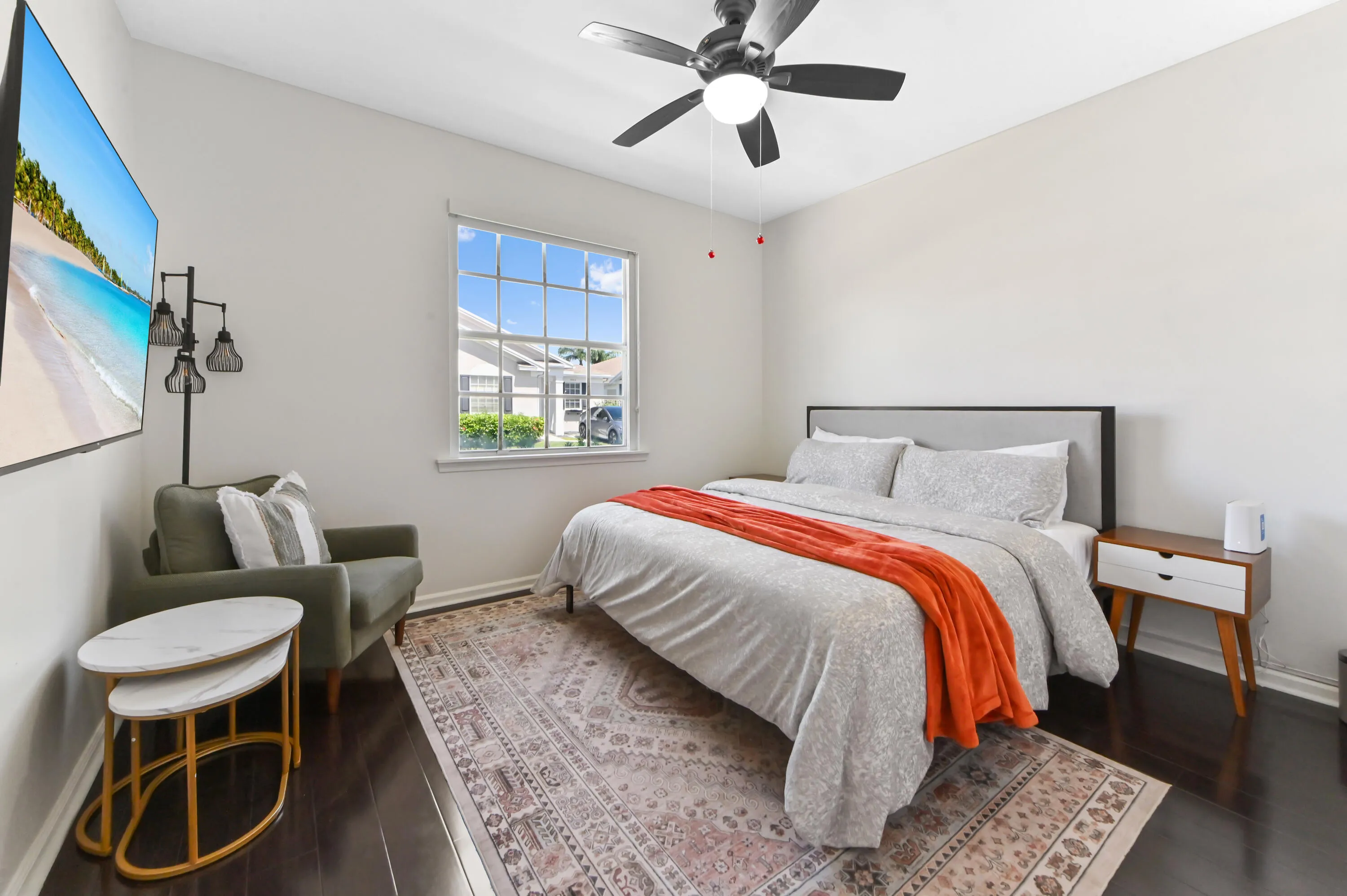 24 bedroom 01