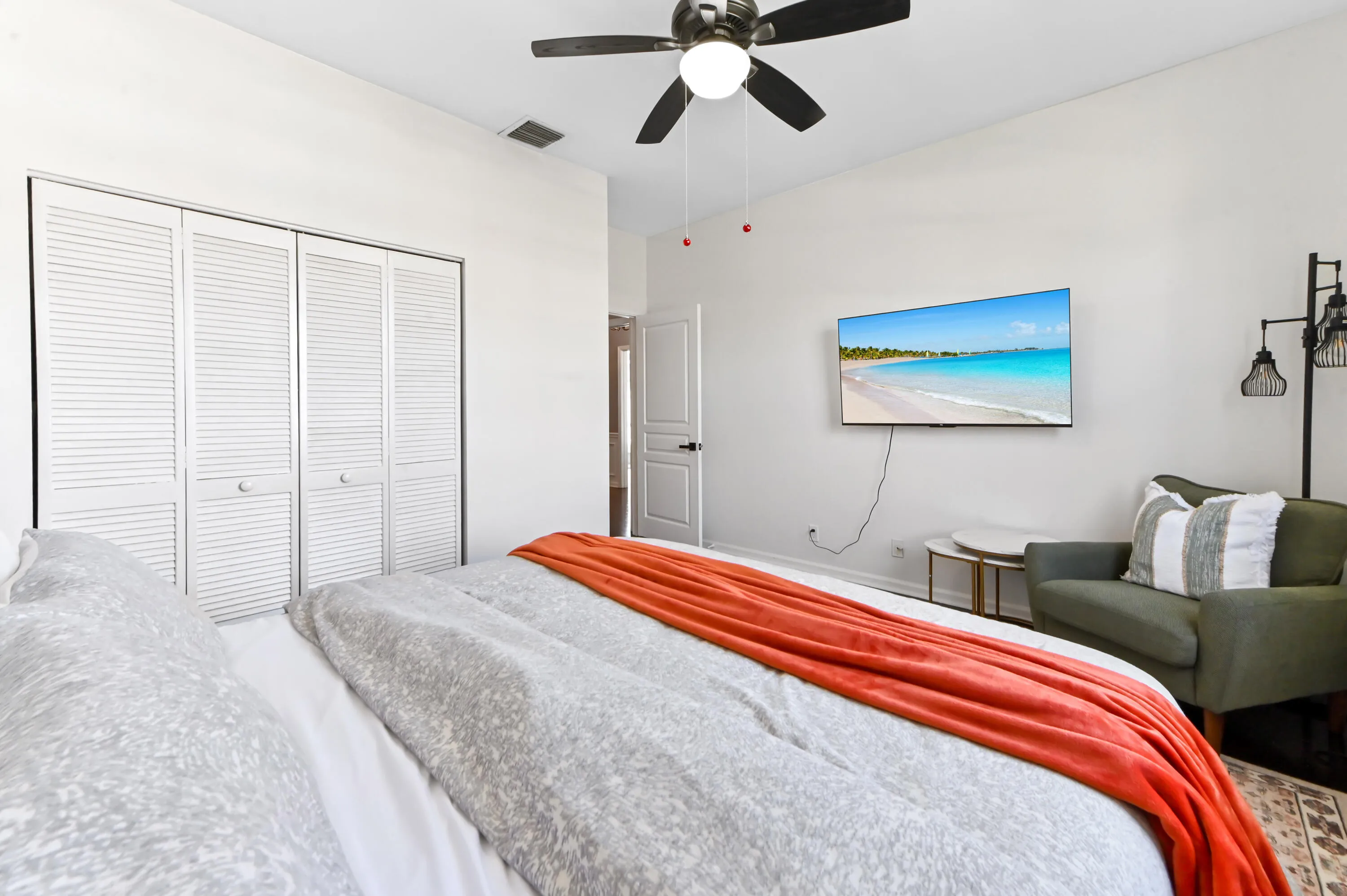 25 bedroom 02