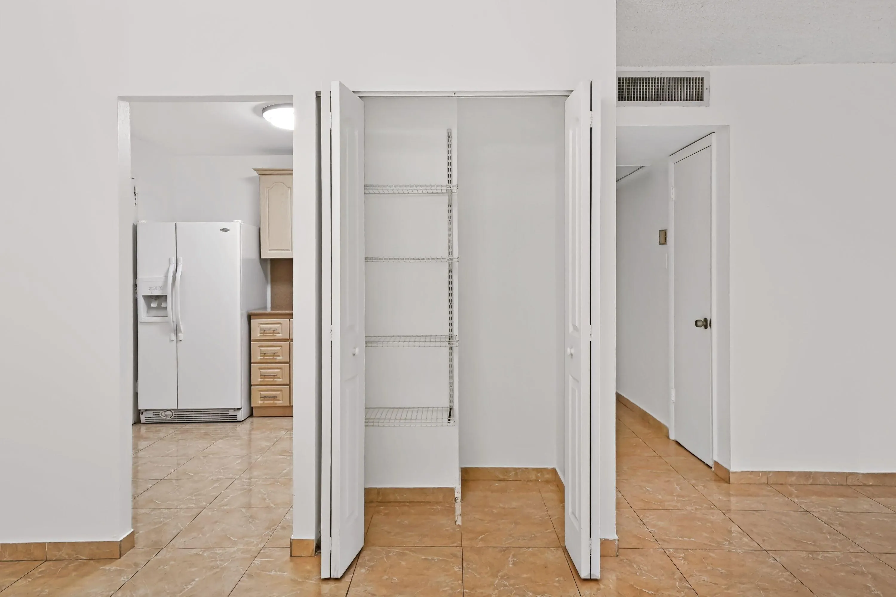 Dinning Closet