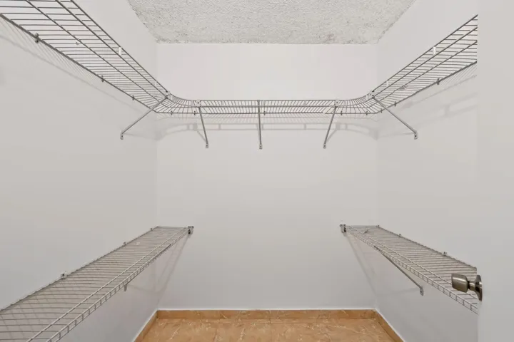 Walk-in Closet
