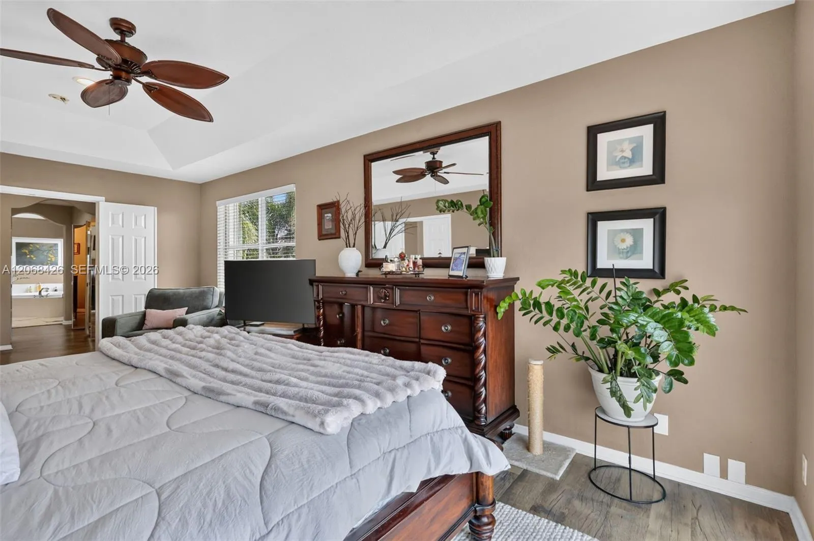 Upstairs Primary Bedroom