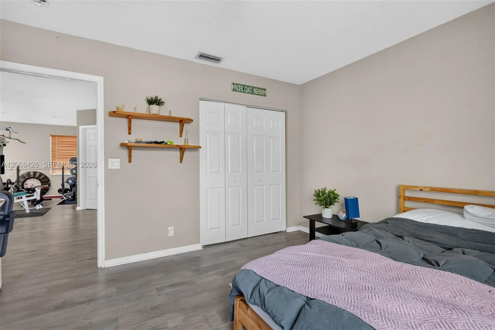 Upstairs Bedroom #4