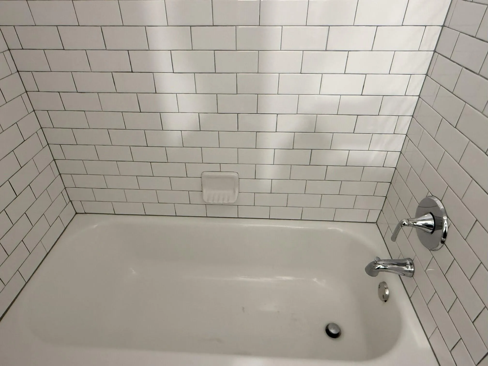 2828 Casita Way #211 (Tub)