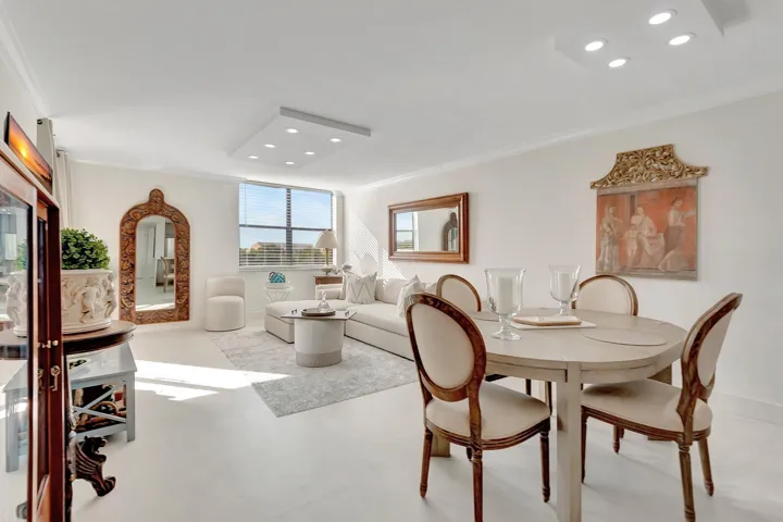 Beautifully Furnished One Bedroom, Upscale Condo. Turnkey.