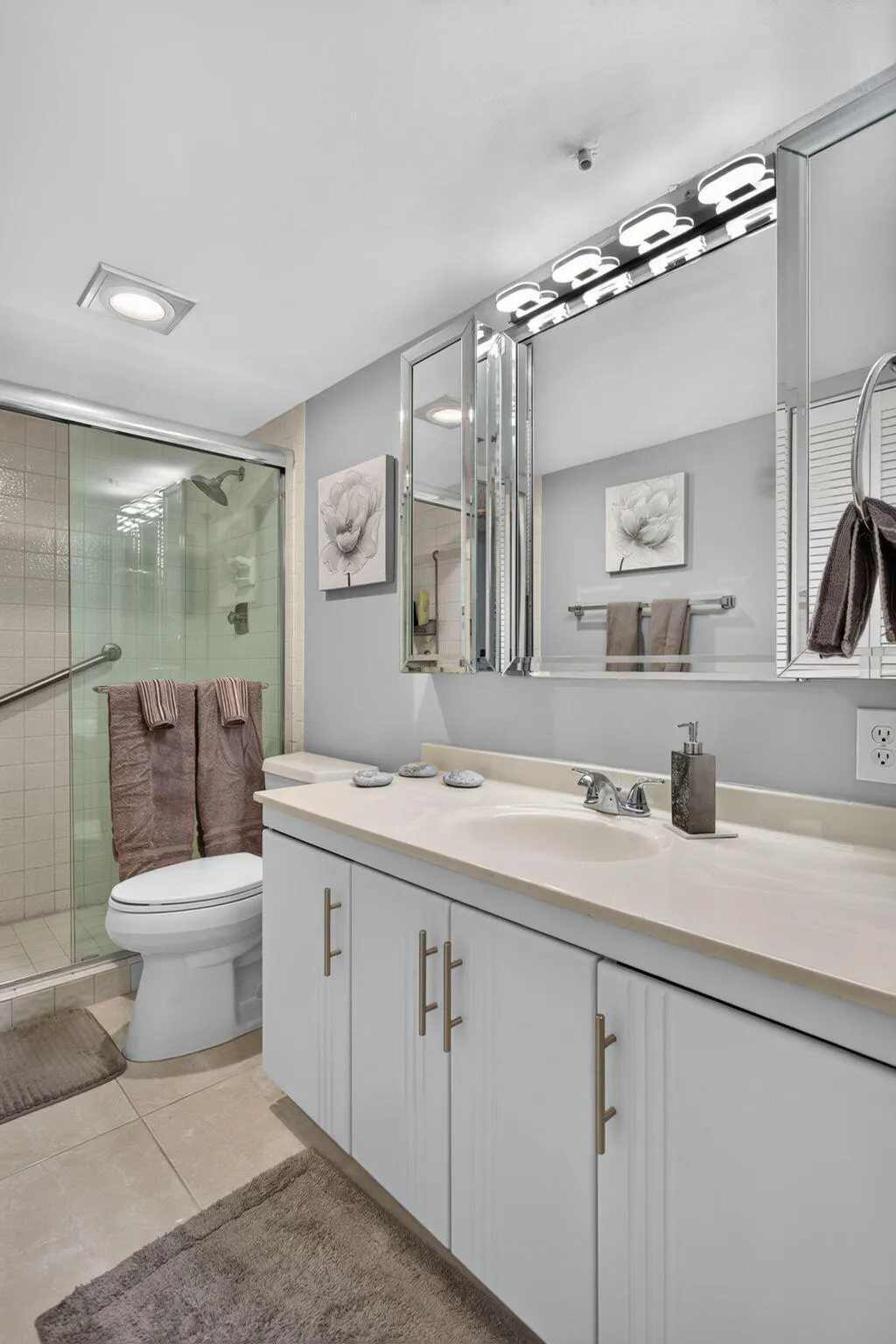 GUEST BATHROOM SHOWER
