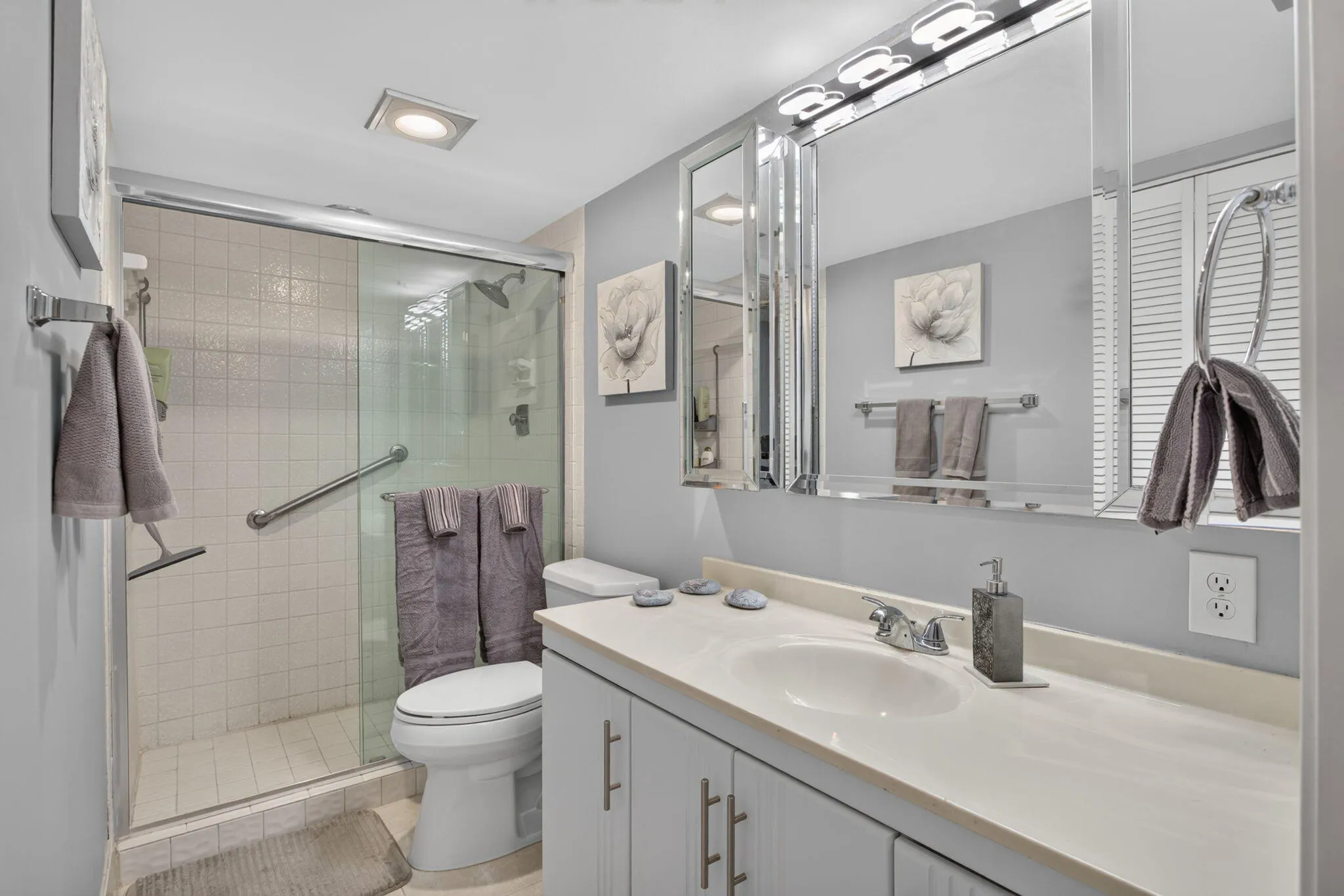 GUEST BATHROOM SHOWER